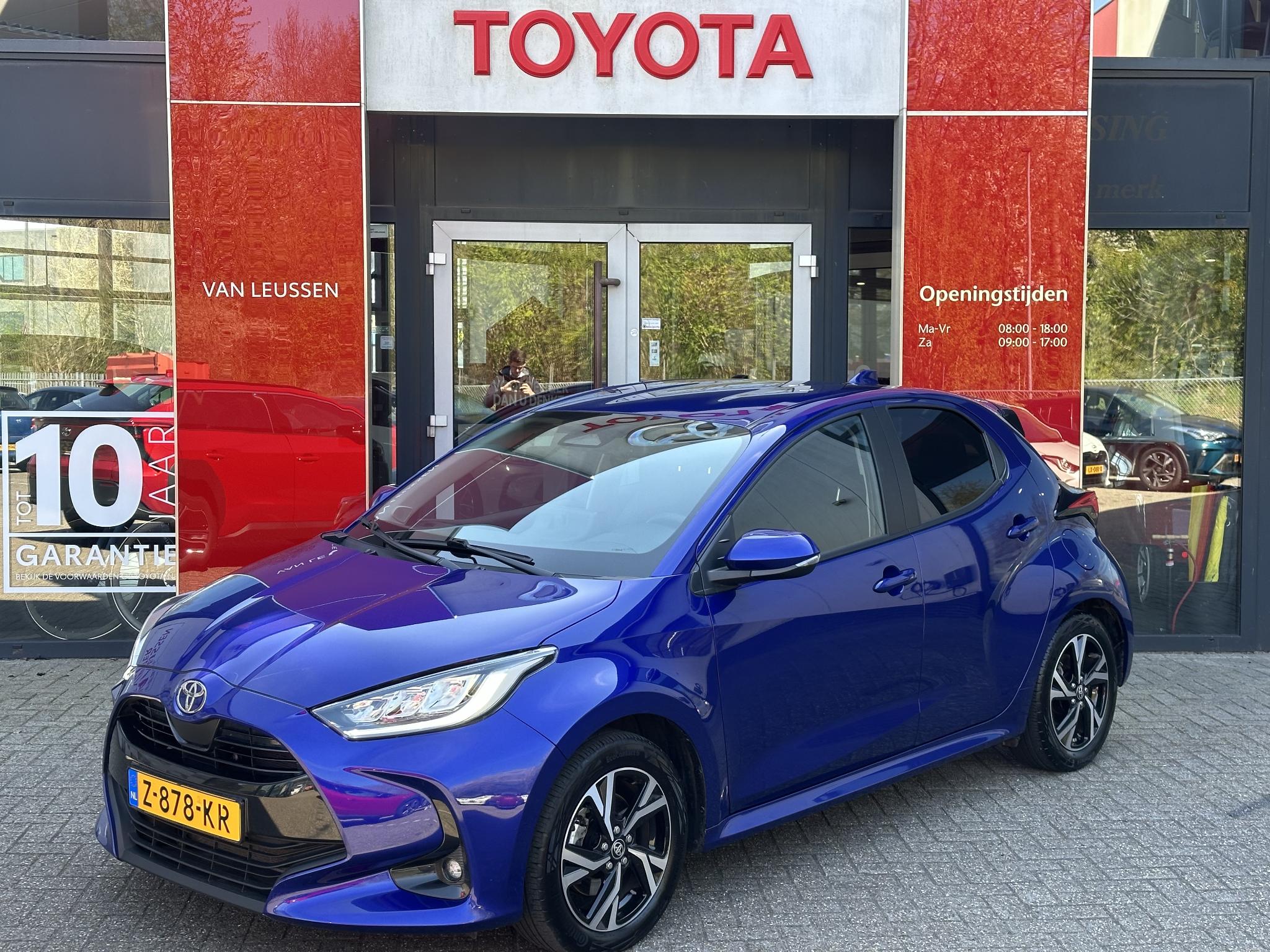 Toyota Yaris 1.5 HYBRID 115 FIRST EDITION KEYLESS DIGITAAL-DASHBOARD APPLE/ANDROID 16"LM-VELGEN PRIVACY-GLASS