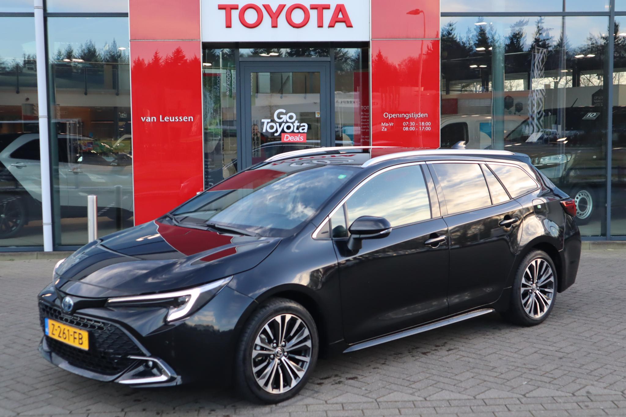 Toyota Corolla Touring Sports HYBRID 140 DYNAMIC APPLE/ANDROID NAVI STOELVERWARM. KEYLESS ELEK. ACHTERKLEP. PARK. SENSOREN