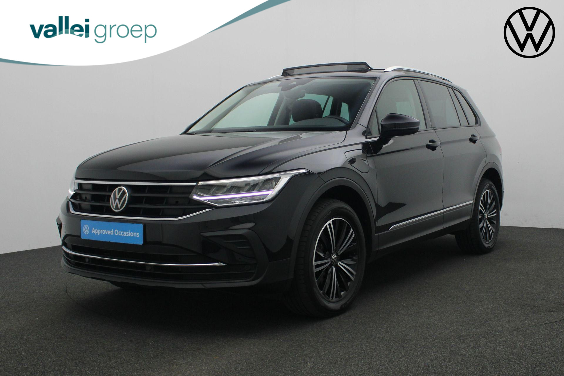 Volkswagen Tiguan 1.4 TSI 245 pk DSG eHybrid Active Business | Panoramadak | Adaptief onderstel | Stuur-/stoelverwarming | Adaptive Cruise |