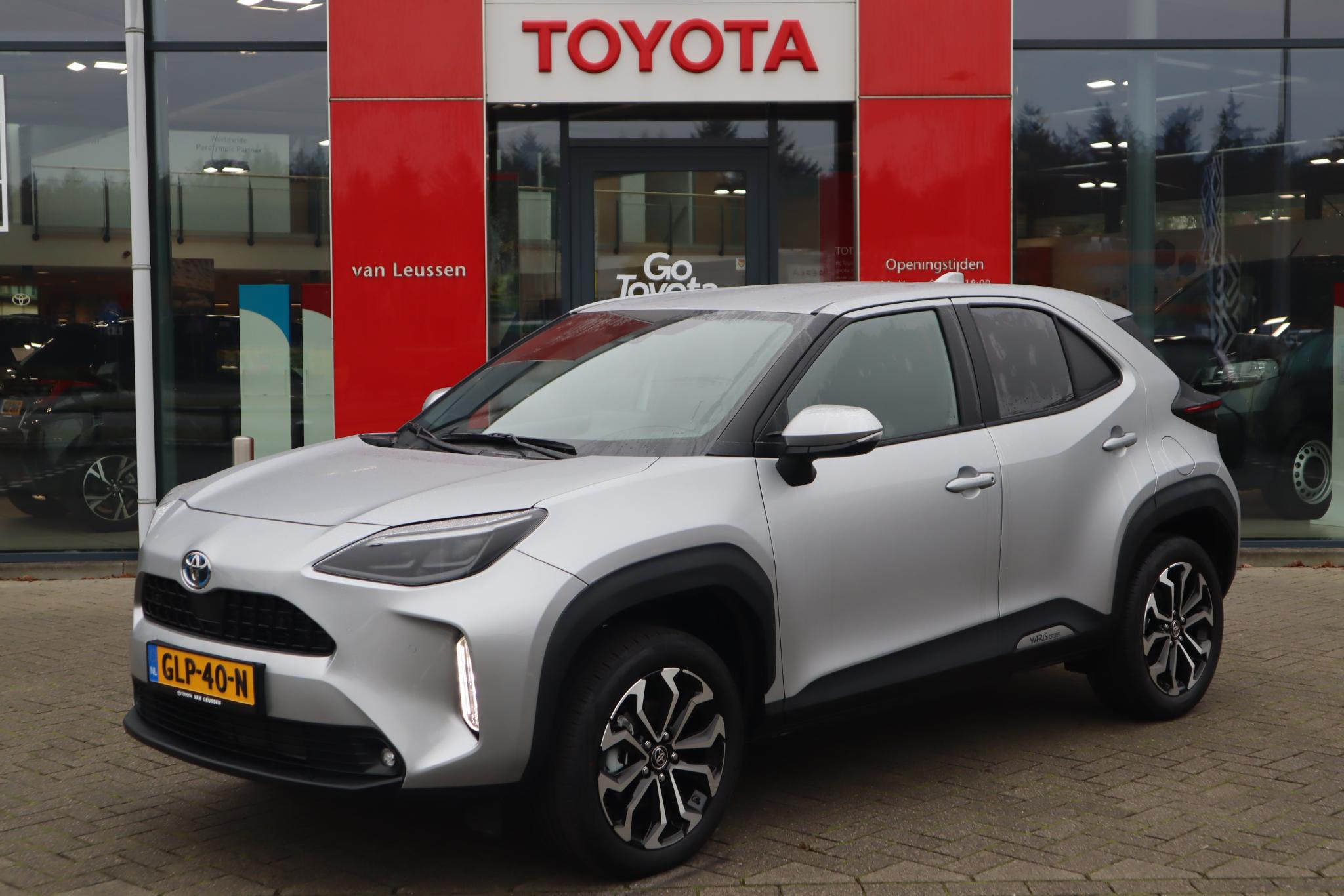 Toyota Yaris Cross 1.5 HYBRID DYNAMIC + STOEL/STUURVERW PARK-SENSOREN APPLE/ANDROID CLIMA AD-CRUISE 17" LM-VELGEN
