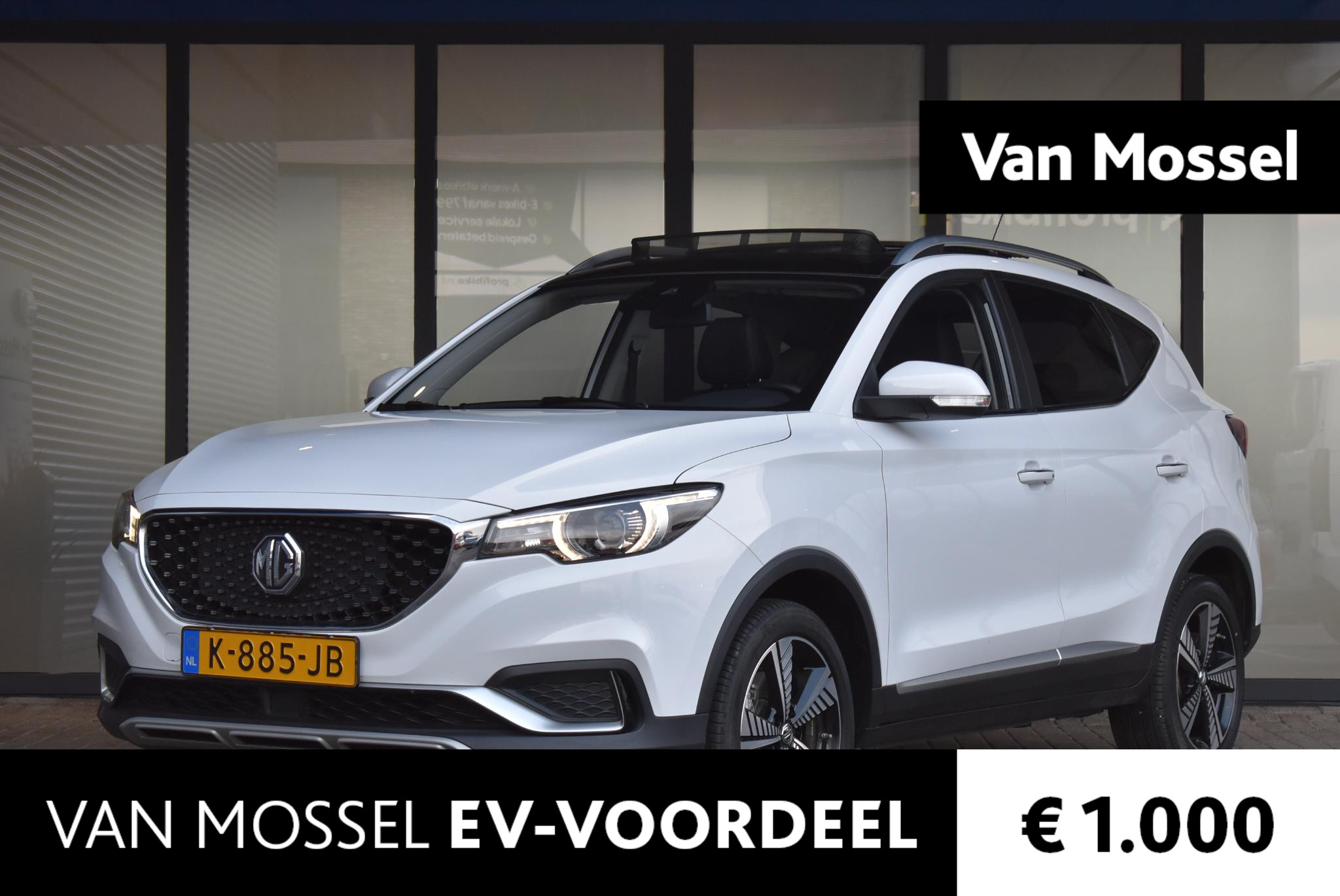 MG ZS-EV Luxury 45 kWh | Panoramadak | Camera | Elek. Stoelen | Apple Carplay | Blind Spot Info