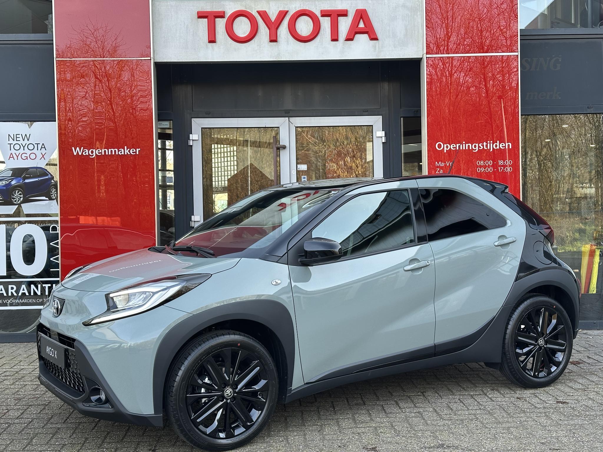 Toyota Aygo X PULSE AUTOMAAT APPLE/ANDROID CAMERA CLIMA 17"LMV PRIVACY-GLASS LED DAB+ NL-AUTO