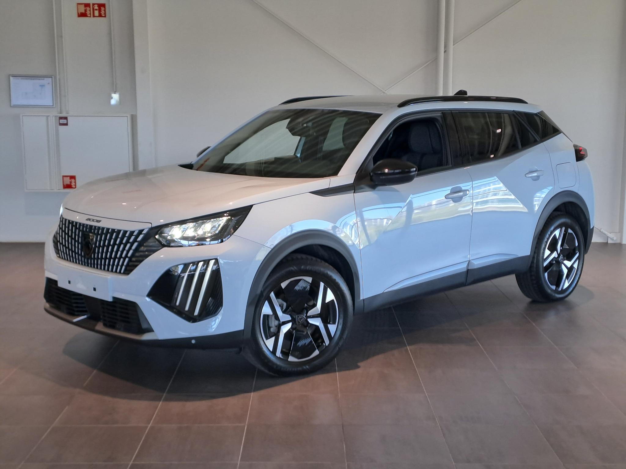 Peugeot 2008 1.2 PureTech 130 Allure | Automaat | Climate control | Apple Carplay/Android Auto | 17" Lichtmetalen velgen
