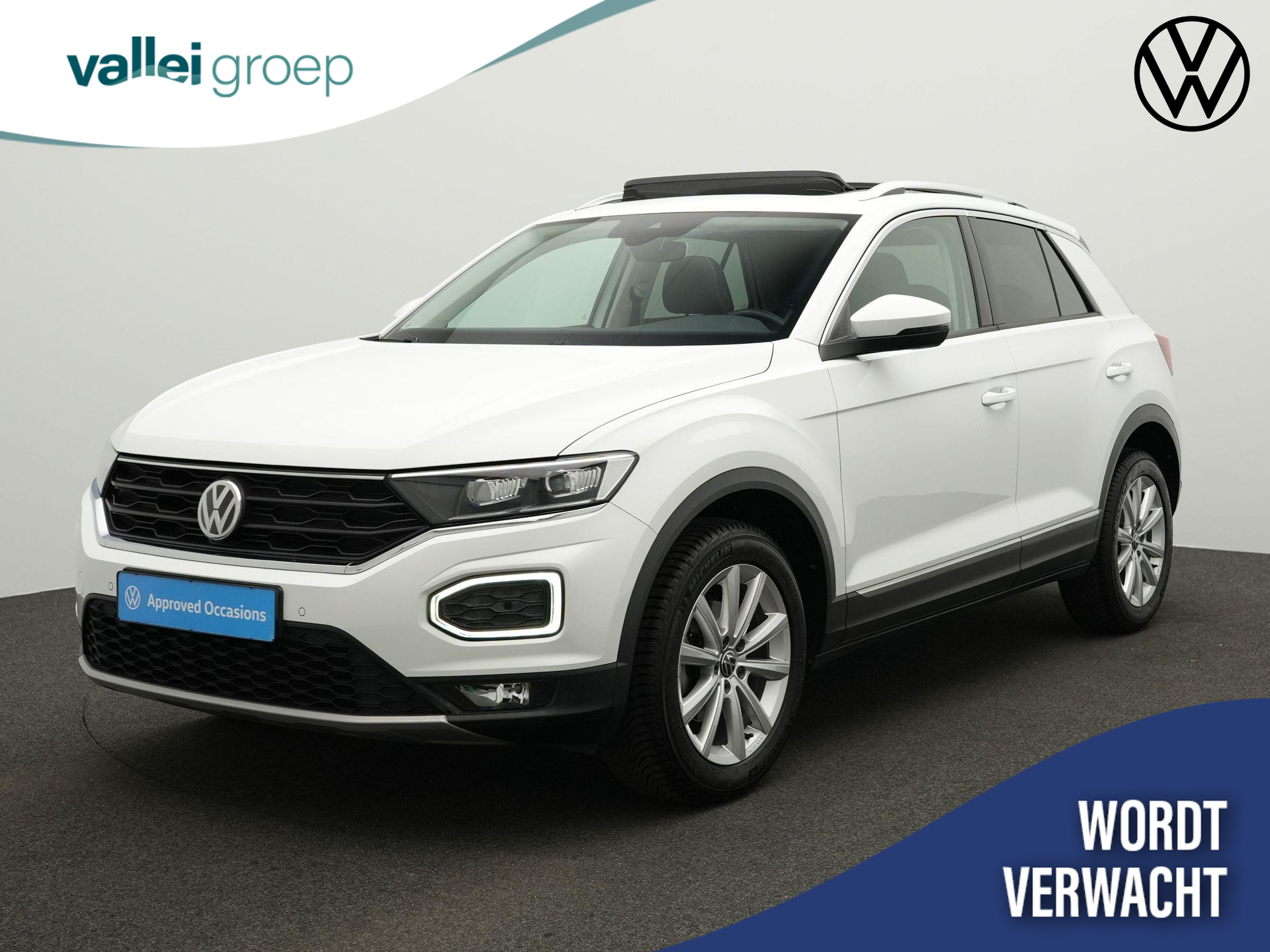 Volkswagen T-Roc 1.5 TSI 150 pk Sport | Panoramadak | Navigatie | Parkeersensoren voor/achter