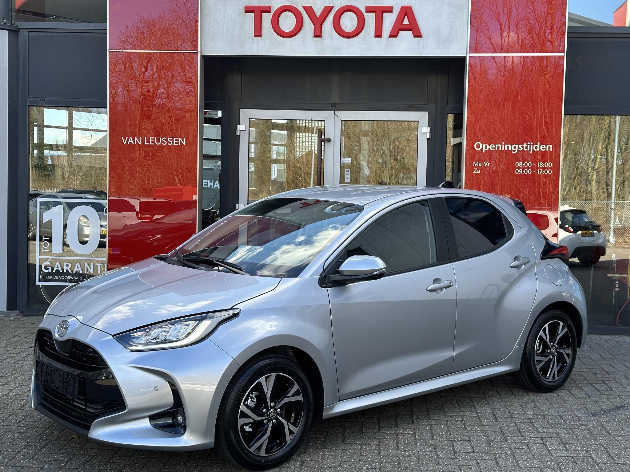 Toyota Yaris 1.5 Hybrid 115 Dynamic NIEUW&DIRECT LEVERBAAR! COMFORT PACK NAVI AD-CRUISE STOEL/STUURVERW. KEYLESS