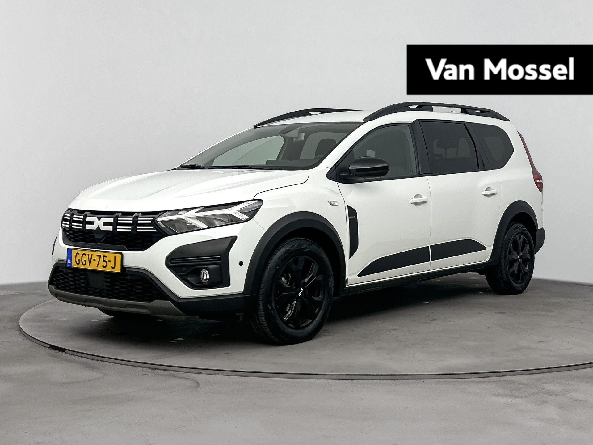 Dacia Jogger 1.0 TCe 110Pk Extreme 5p. | Climate Control | Cruise Control | Parkeersensoren Voor & Achter met Achteruitrijcamera | Navigatie via Apple Carplay/Android Auto | Bluetooth | Privacy Glass | Zwarte Lichtmetalen Velgen |