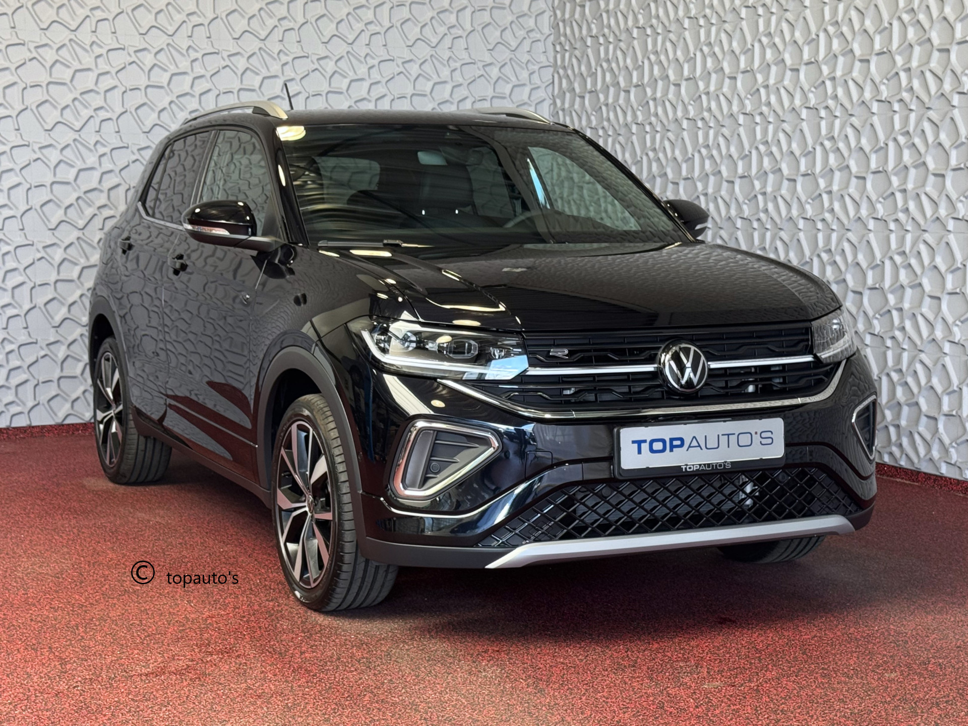 Volkswagen T-Cross 1.5 TSI 150PK R-LINE EDITION LED 18''LMV IQ CAMERA STOELVERW 2025 "Volkswagen rijden begint bij Topautos.nl – 75 topmodellen direct op voorraad!"