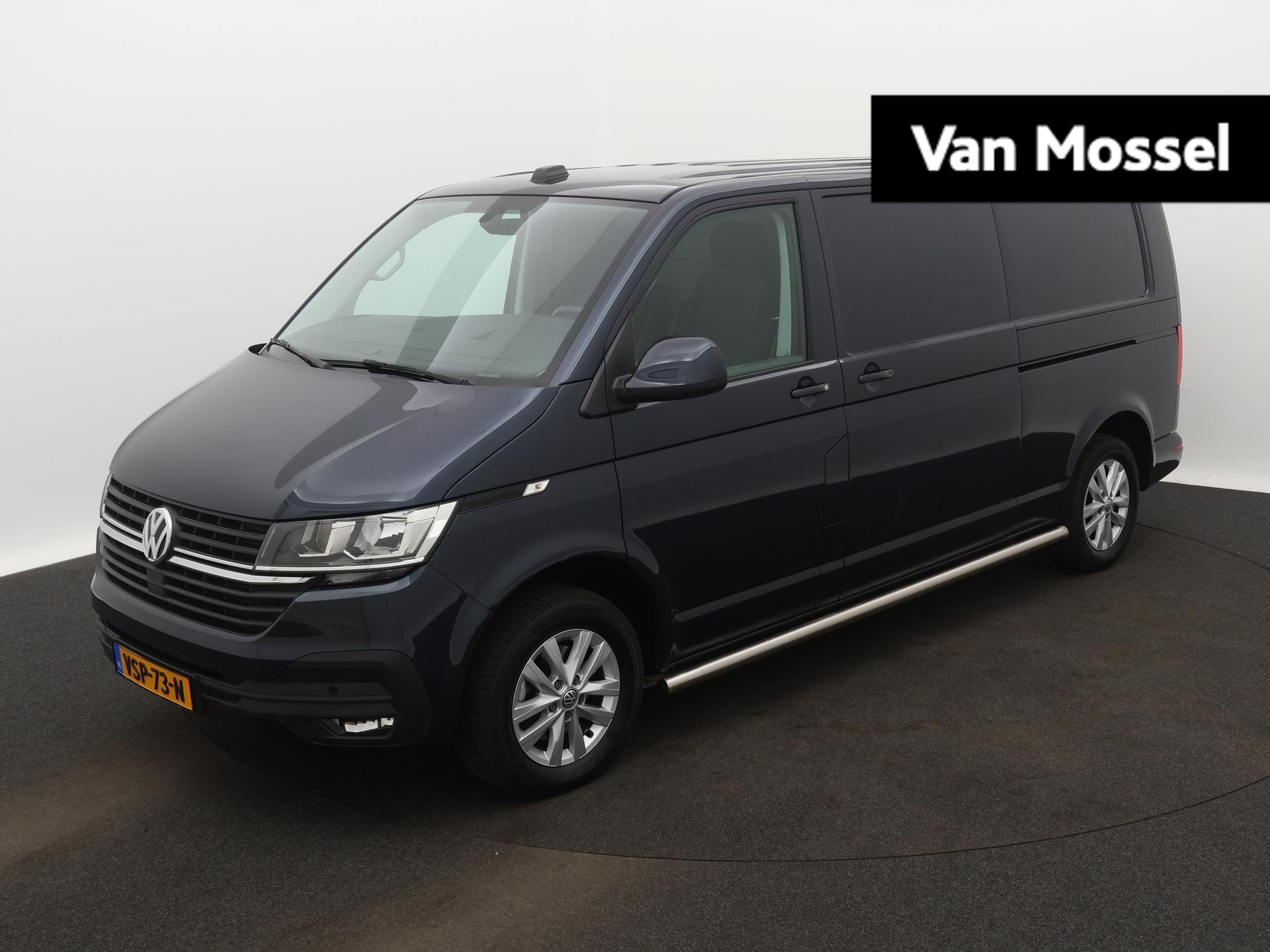 Volkswagen Transporter 2.0 TDI L2H1 Highline | Airco | Navigatie | Parkeerhulp voor + achter | Trekhaak | Schuifdeur links + rechts | Multifunctioneel stuur | Adaptive cruise control |
