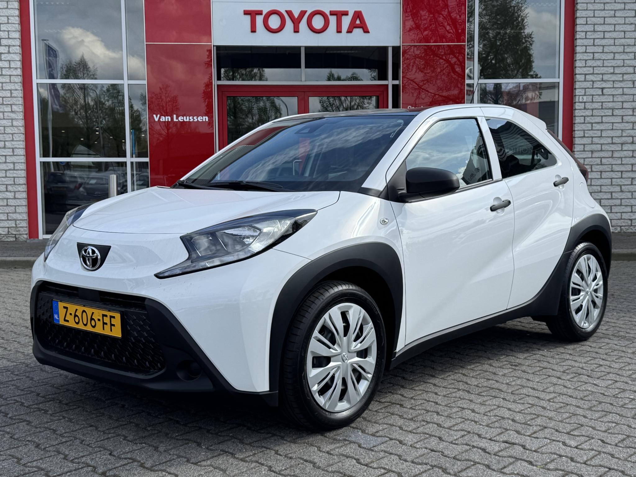Toyota Aygo X NL-AUTO DAB-RADIO BLUETOOTH AIRCO AD-CRUISE CENTRALE-DEURVERGR 5-DEURS