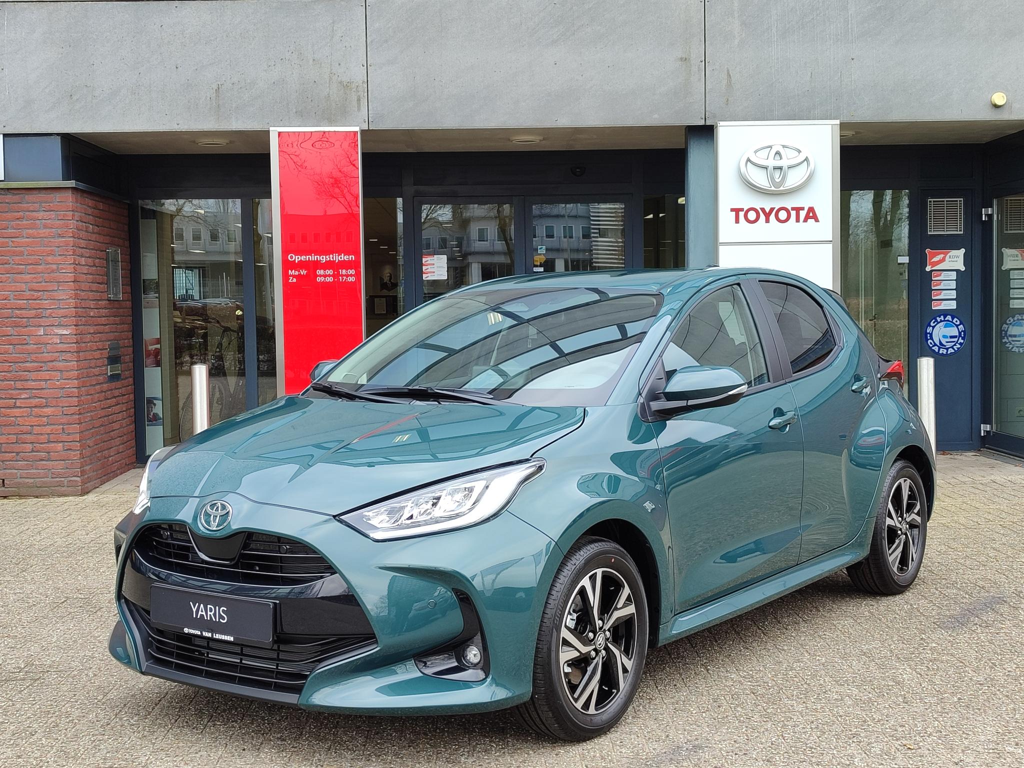 Toyota Yaris Hybrid 115 DYNAMIC NIEUW DIRECT RIJDEN STOEL/STUURVERW BLIND SPOT PARK-SENSOREN NAVI CLIMA KEYLESS 16'' LM-VELGEN CAMERA AD-CRUISE APPLE/ANDROID