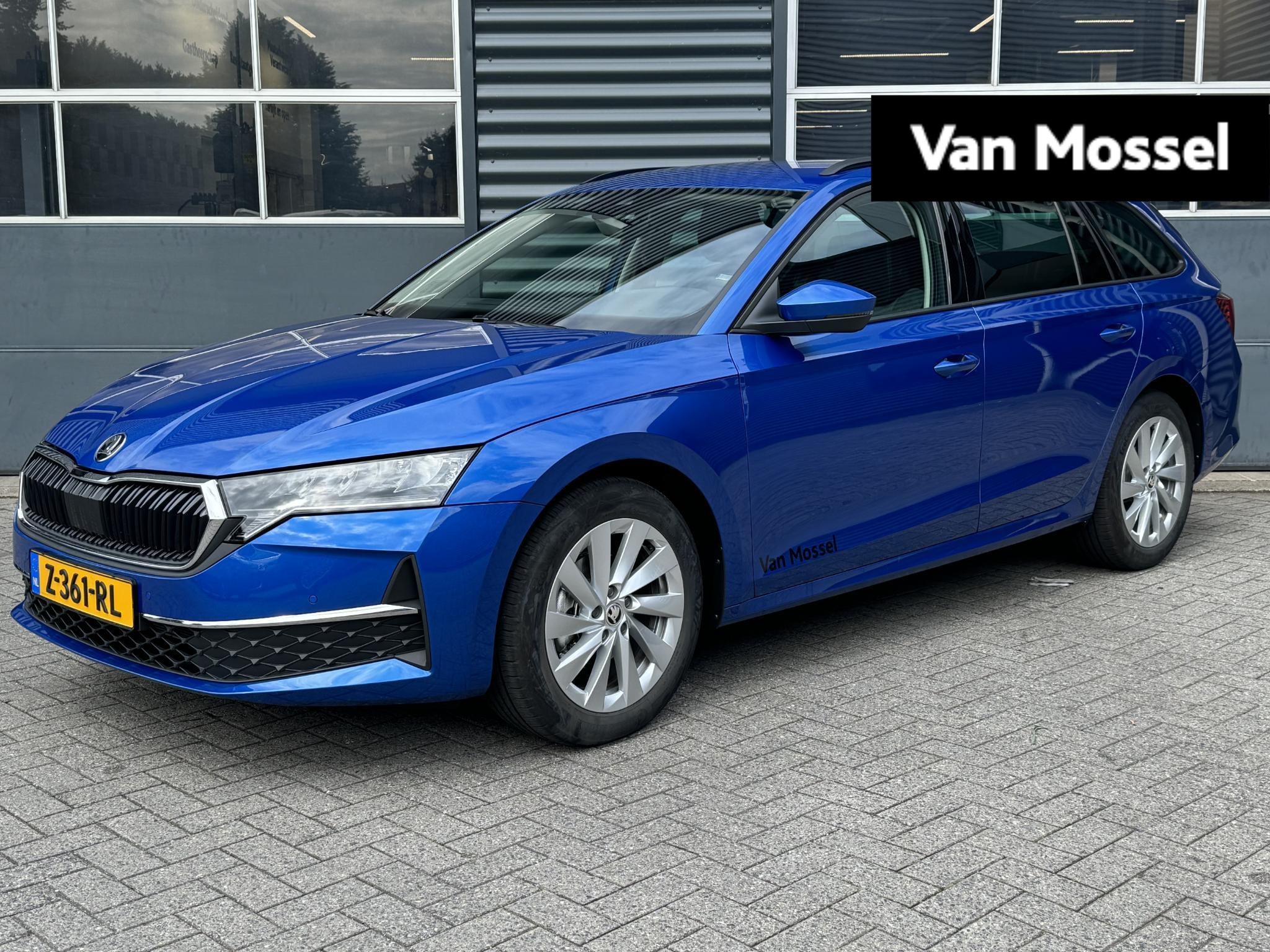 Škoda Octavia Combi 1.5 TSI MHEV First Edition 115 PK | Automaat | LED Koplampen | Virtual Cockpit | Achteruitrijcamera | Climate Control | Adaptive Cruise Control | Apple Carplay/Android Auto | Elektrische achterklep | Keyless-Entry | Stoelverwarming | Parkeersensoren | Privacy Glass | Lichtmetalen velgen |