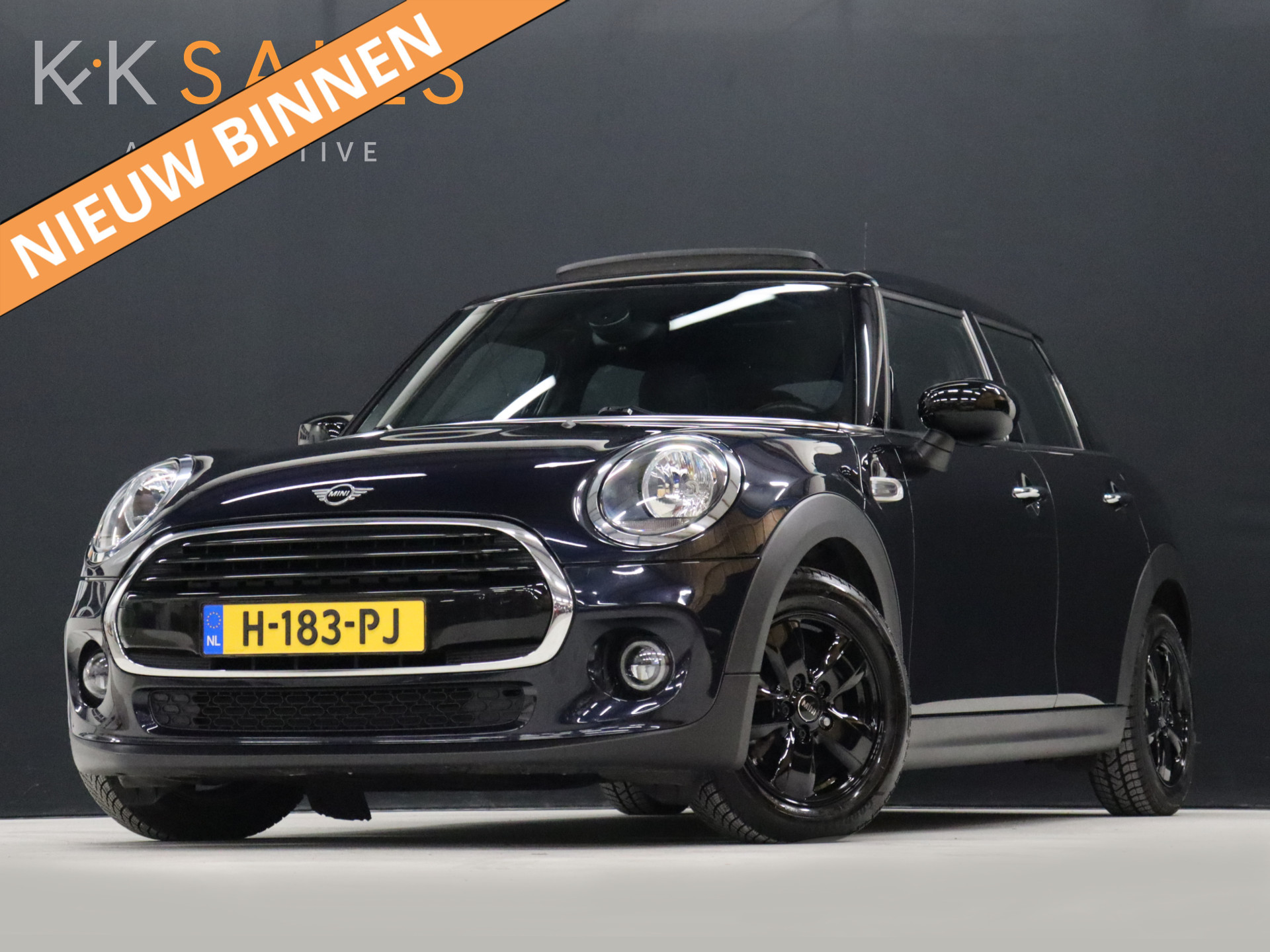 MINI Cooper Mini 1.5 Business Edition AUT. [SCHUIFKANTELDAK, APPLE CARPLAY, PARKEERSENSOREN, NAVIGATIE, BLUETOOTH, NIEUWSTAAT]