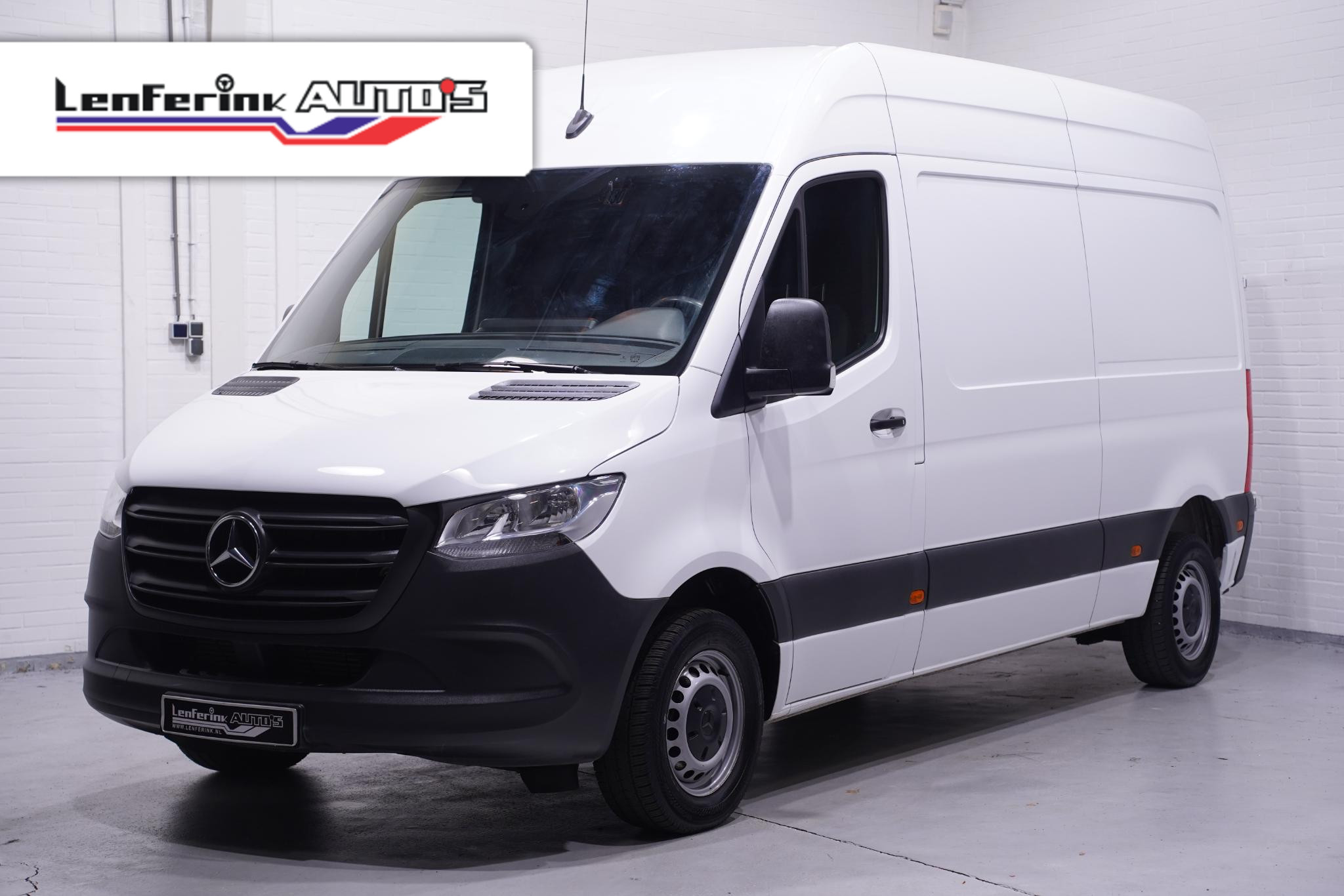 Mercedes-Benz Sprinter 211 CDI 114 pk L2H2 Laadruimte Pakket, Trekhaak 3-Zits, Slechts 53 dkm