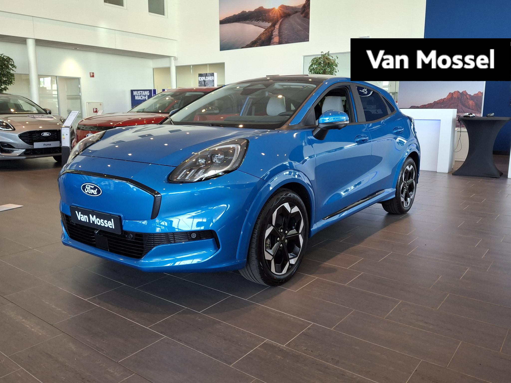 Ford Puma Gen-E Premium 44 kWh Showroom Model| Pano | Winter Pack | Afneembare Trekhaak | Driver Assistance Pack |