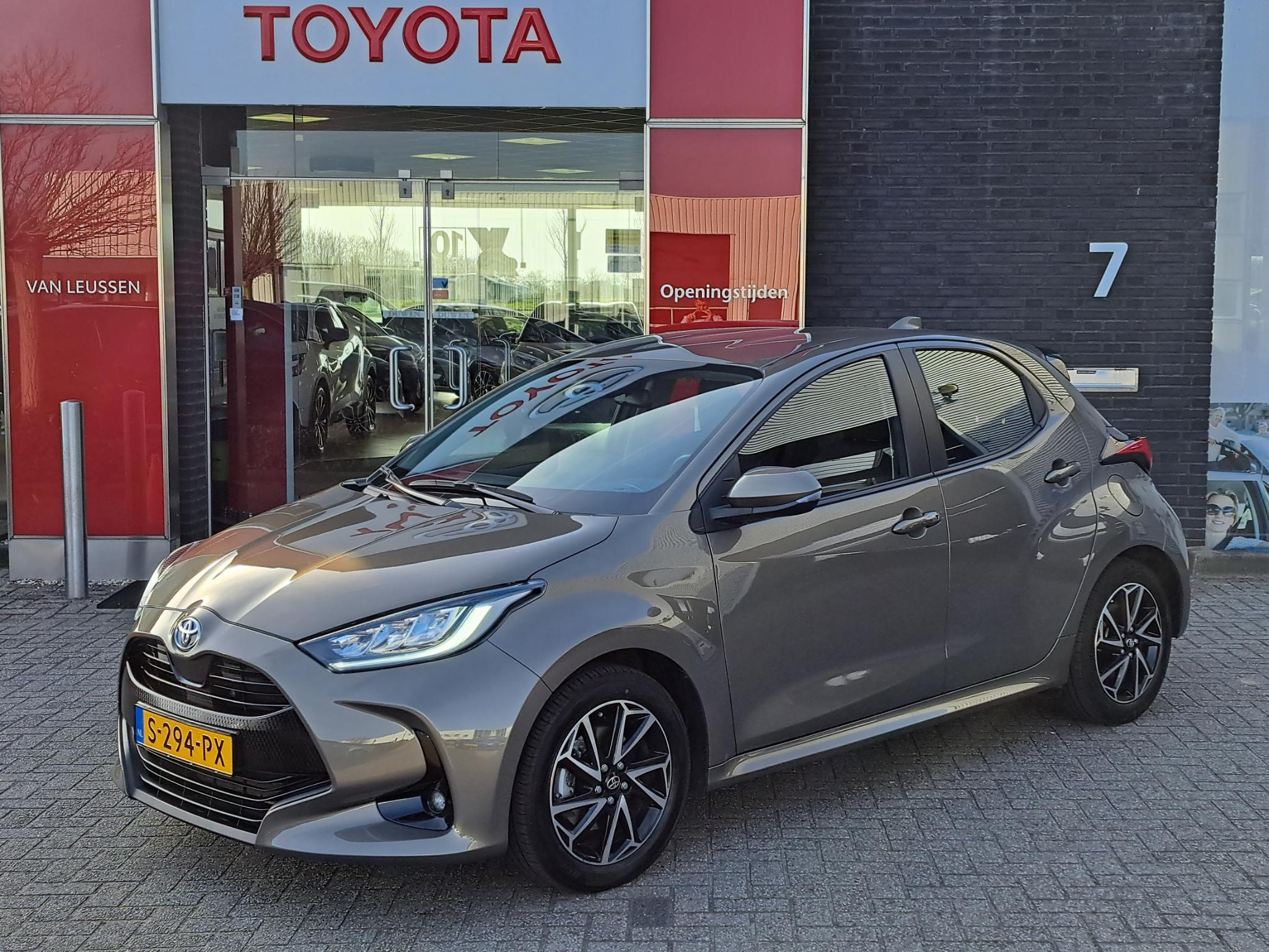 Toyota Yaris 1.5 HYBRID DYNAMIC APPLE/ANDROID 16"LMV LED-PAKKET AD-CRUISE NL-AUTO