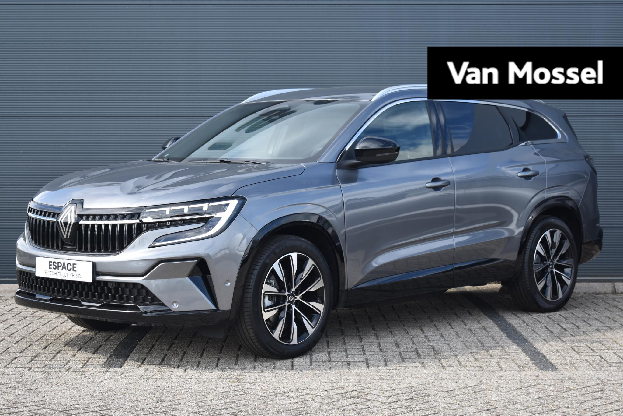 Renault Espace E-Tech full hybrid 200 techno 7p. Renault Espace E-Tech Hybrid 200 techno 7p. | Pack Advanced Driving Assist | Elektr. Achterklep | Camera | PDC Rondom | Android Automotive | 19" LMV 'Komah' | Privacy Glass | Keyless | Draadloze Smartphonelader