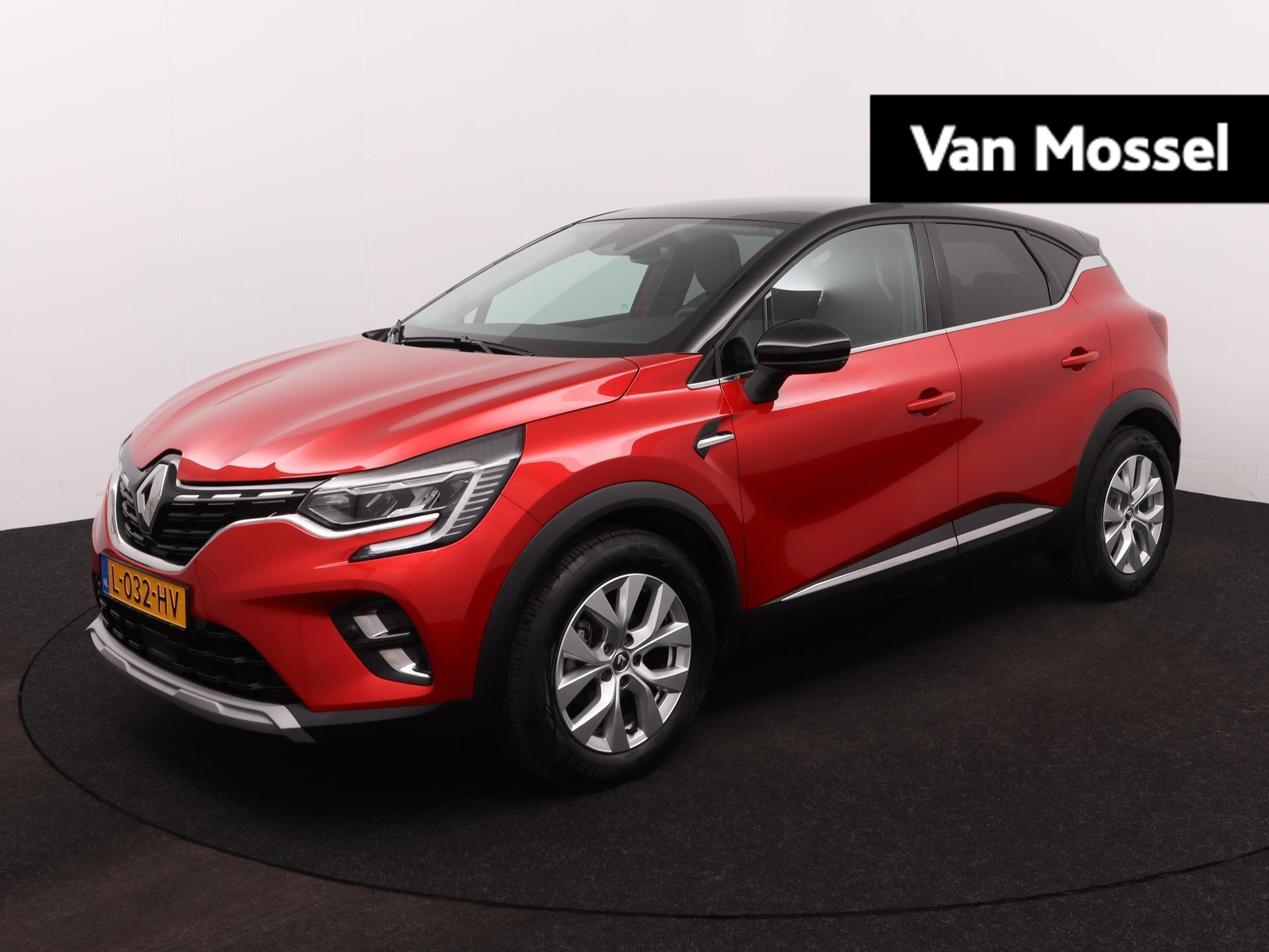 Renault Captur 1.0 TCe 90Pk Intens | Navigatie | Apple & Android Carplay | Parkeersensoren Voor & Achter incl. Camera | Climate Control | Cruise Control |  Licht- & Regensensor | Keyless Entry | Lichtmetalen Velgen
