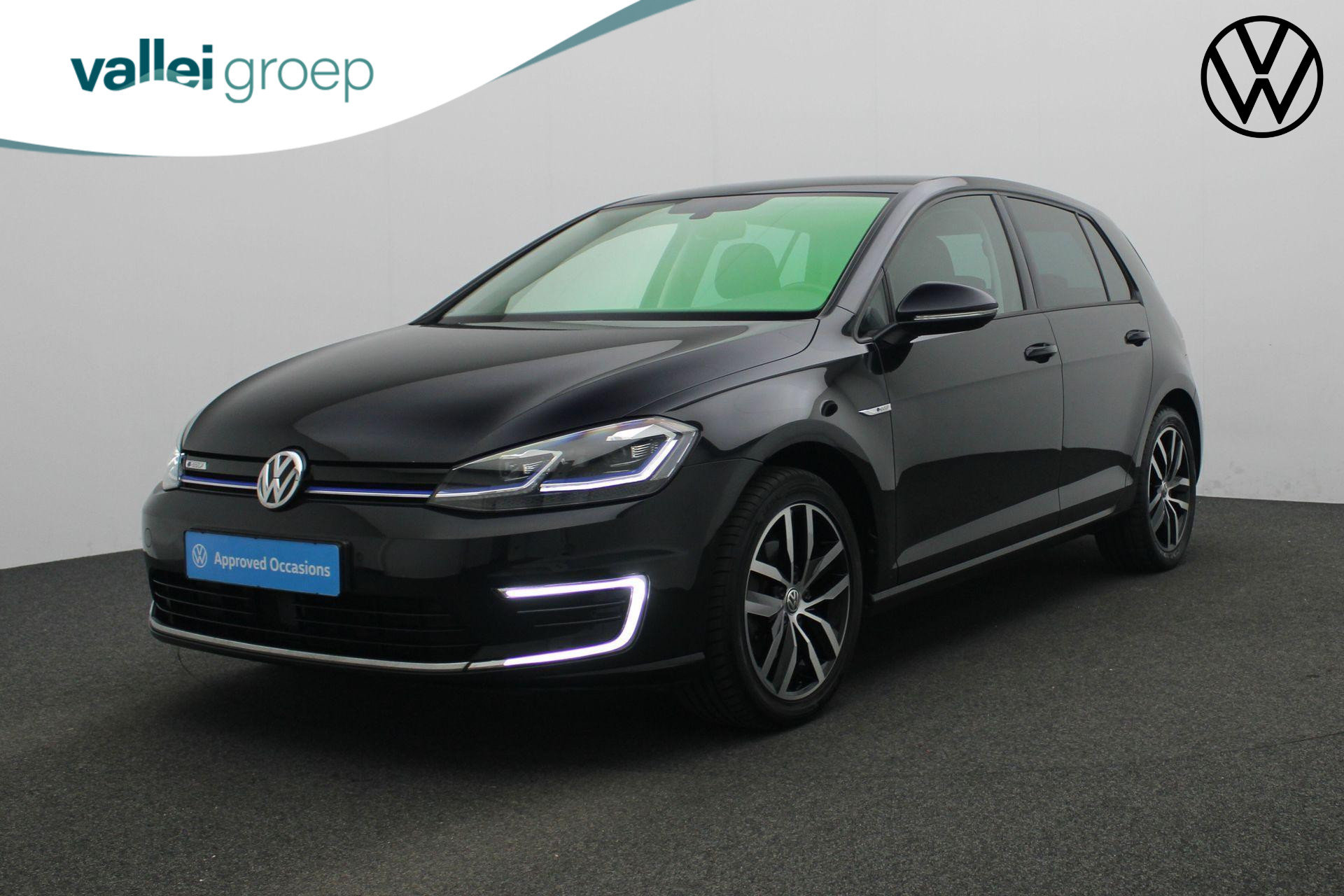 Volkswagen e-Golf E-DITION 136 pk | Navigatie | Parkeersensoren voor/achter | Adaptive Cruise | Virtual Cockpit