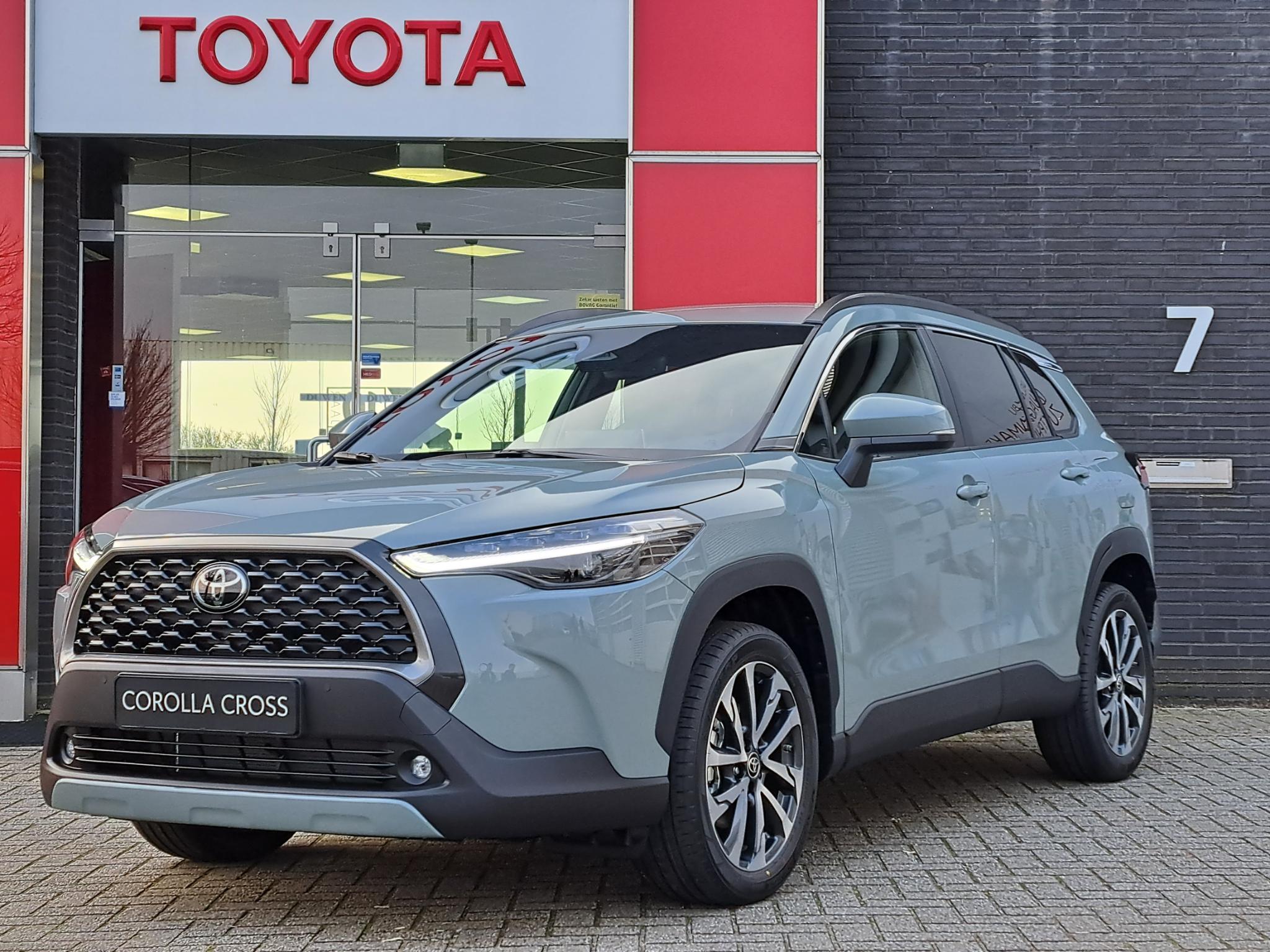 Toyota Corolla Cross 1.8 HYBRID 140 STYLE APPLE/ANDROID 18"LMV PRIVACY-GLASS LED EL-ACHTERKLEP NIEUW!