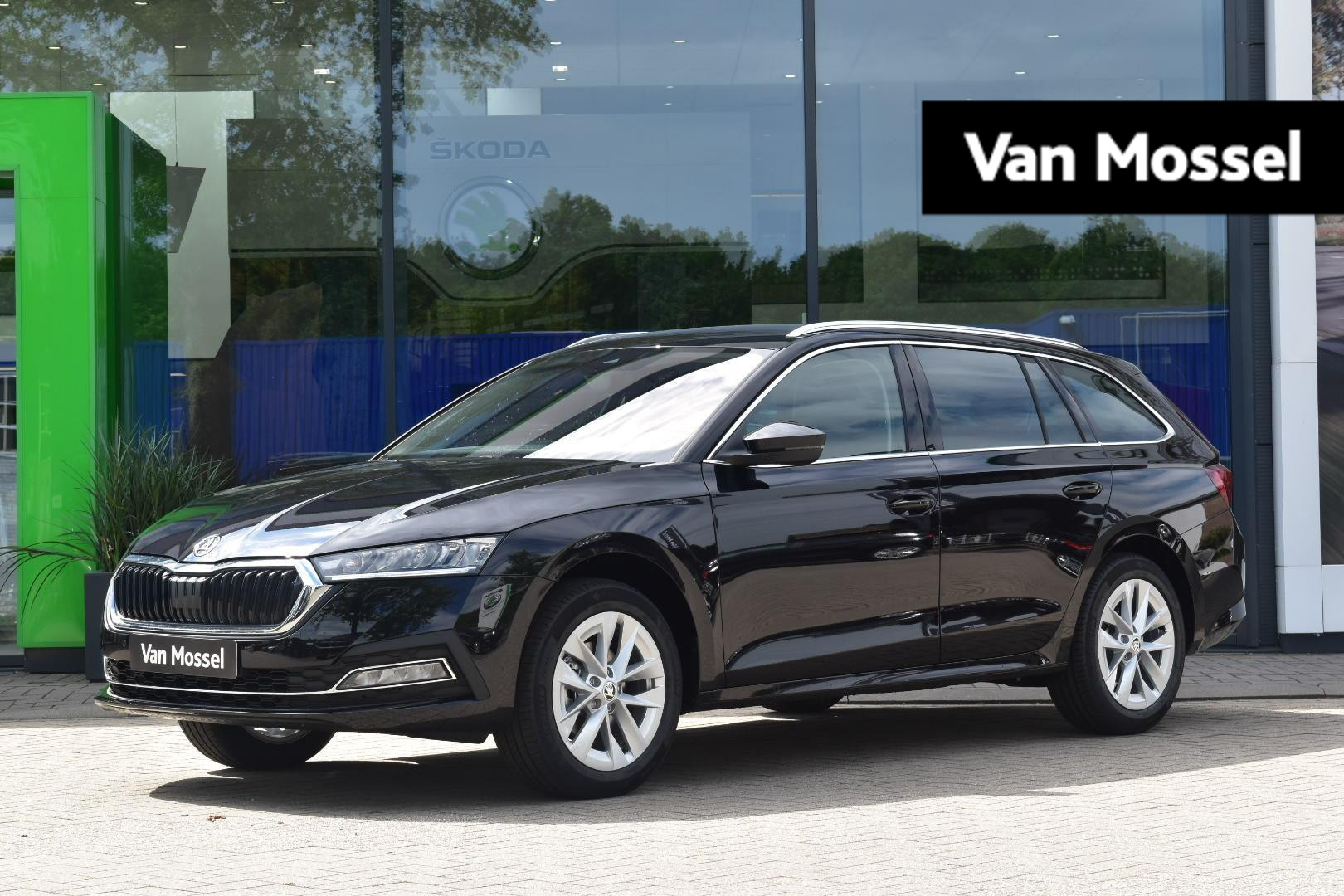 Škoda Octavia Combi 1.0 e-TSI Business Edition Plus 110 PK | Automaat | LED Koplampen | Navigatie | Trekhaak | Climate Control | Adaptive Cruise Control | Travel pakket | Apple Carplay/Android Auto | Elektrische achterklep | Stoelverwarming | Privacy Glass | Parkeersensoren | Lichtmetalen velgen | PRIJS = NETTO RIJKLAAR! | Direct leverbaar! |