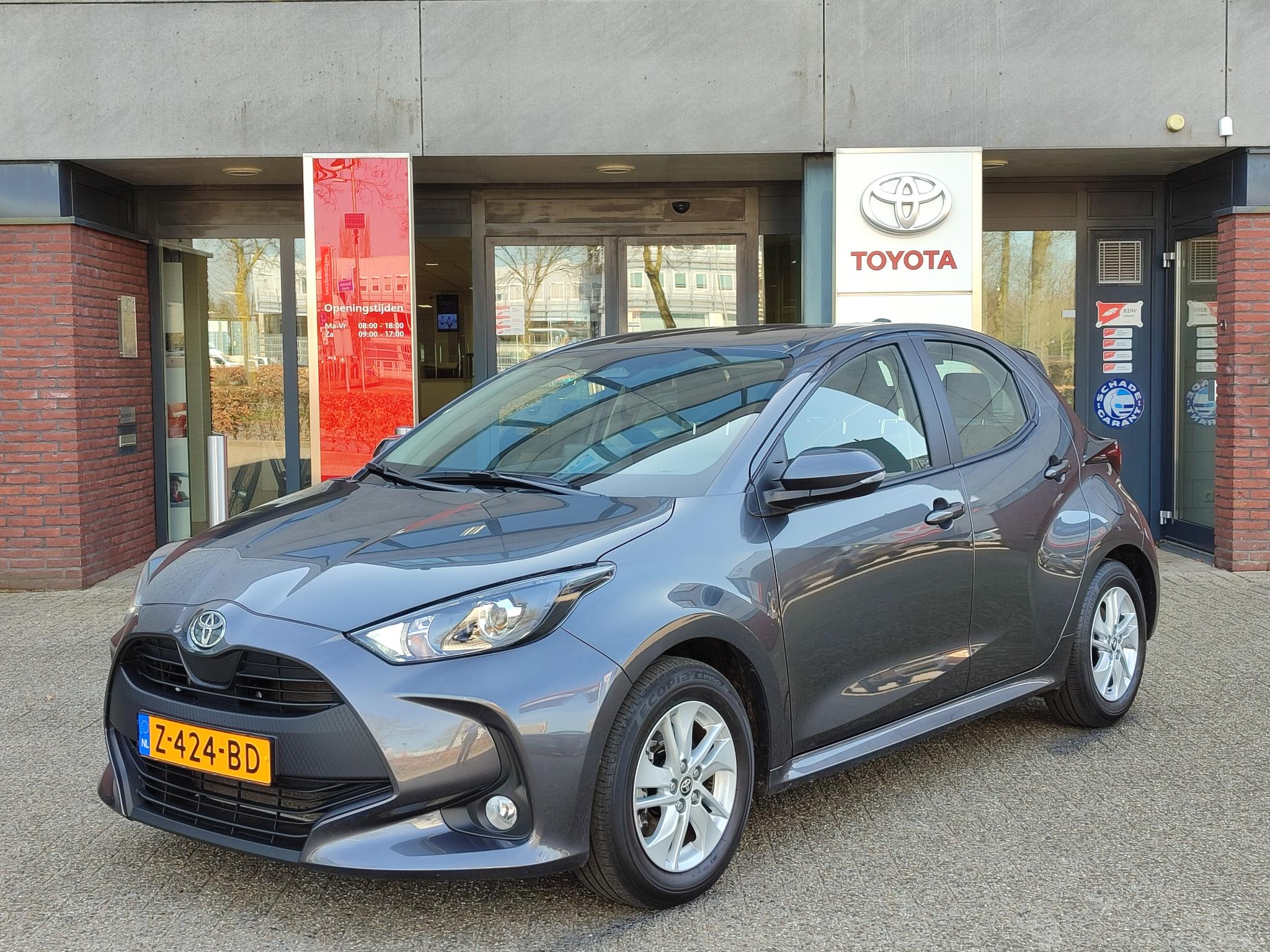 Toyota Yaris HYBRID 115 FACELIFT APPLE/ANDROID AD-CRUISE LM-VELGEN CAMERA CLIMA BLUETOOTH NL-AUTO