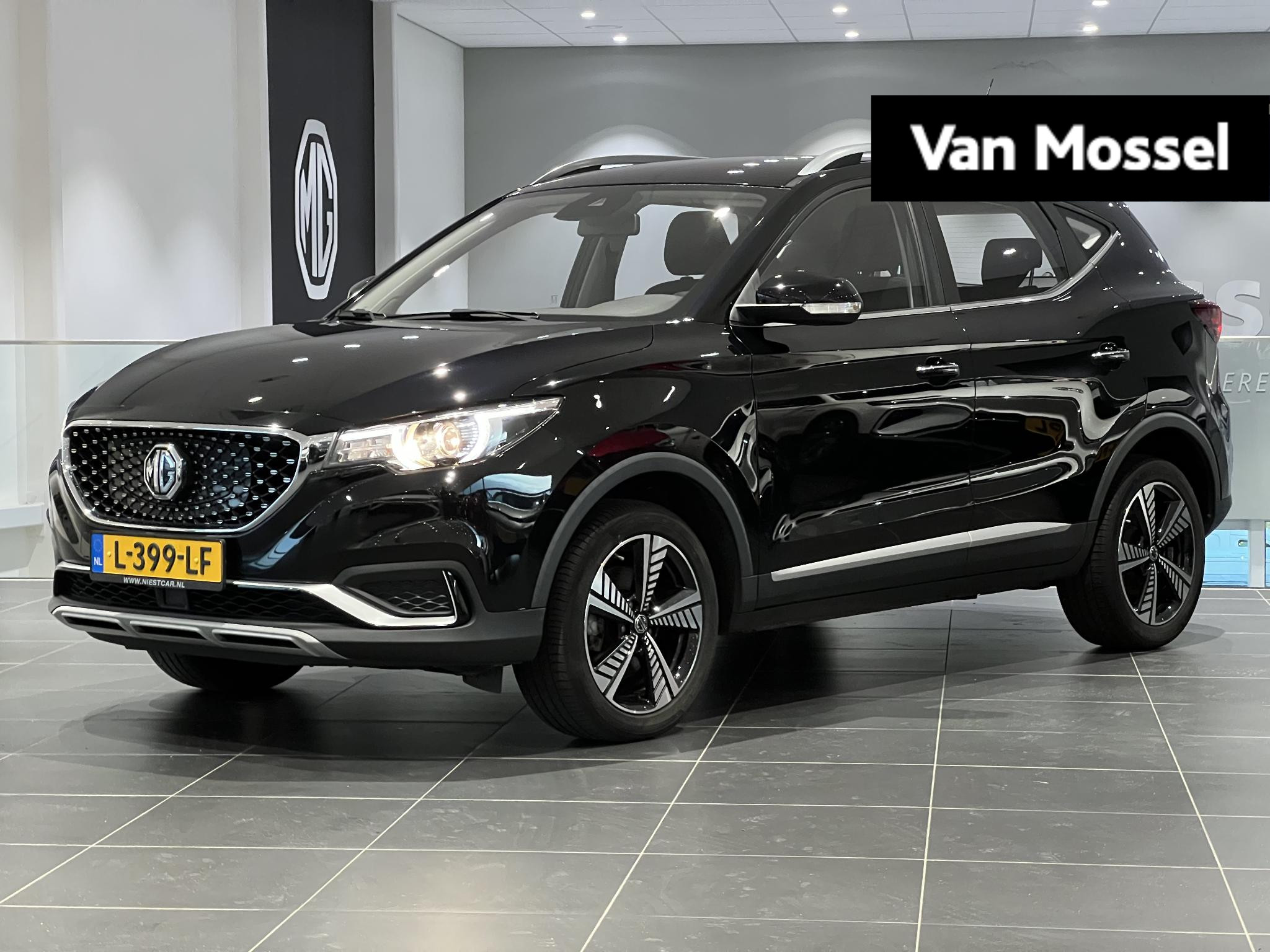 MG ZS-EV Luxury 45 kWh | 1e-Eigenaar | Leder | Navi | Panoramadak | Apple CarPlay | Camera |
