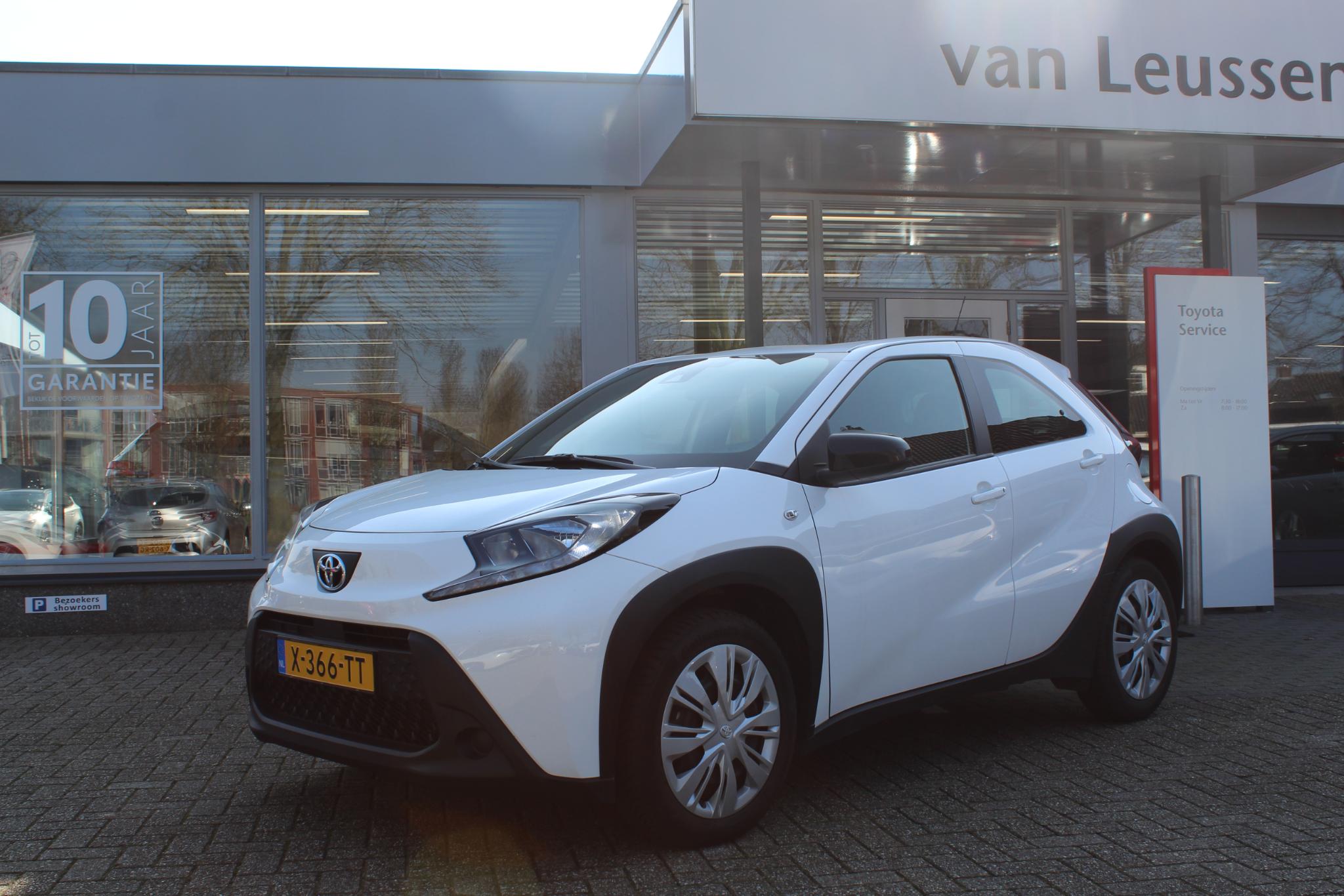 Toyota Aygo X PLAY AIRCO CAMERA AD-CRUISE APPLE/ANDROID