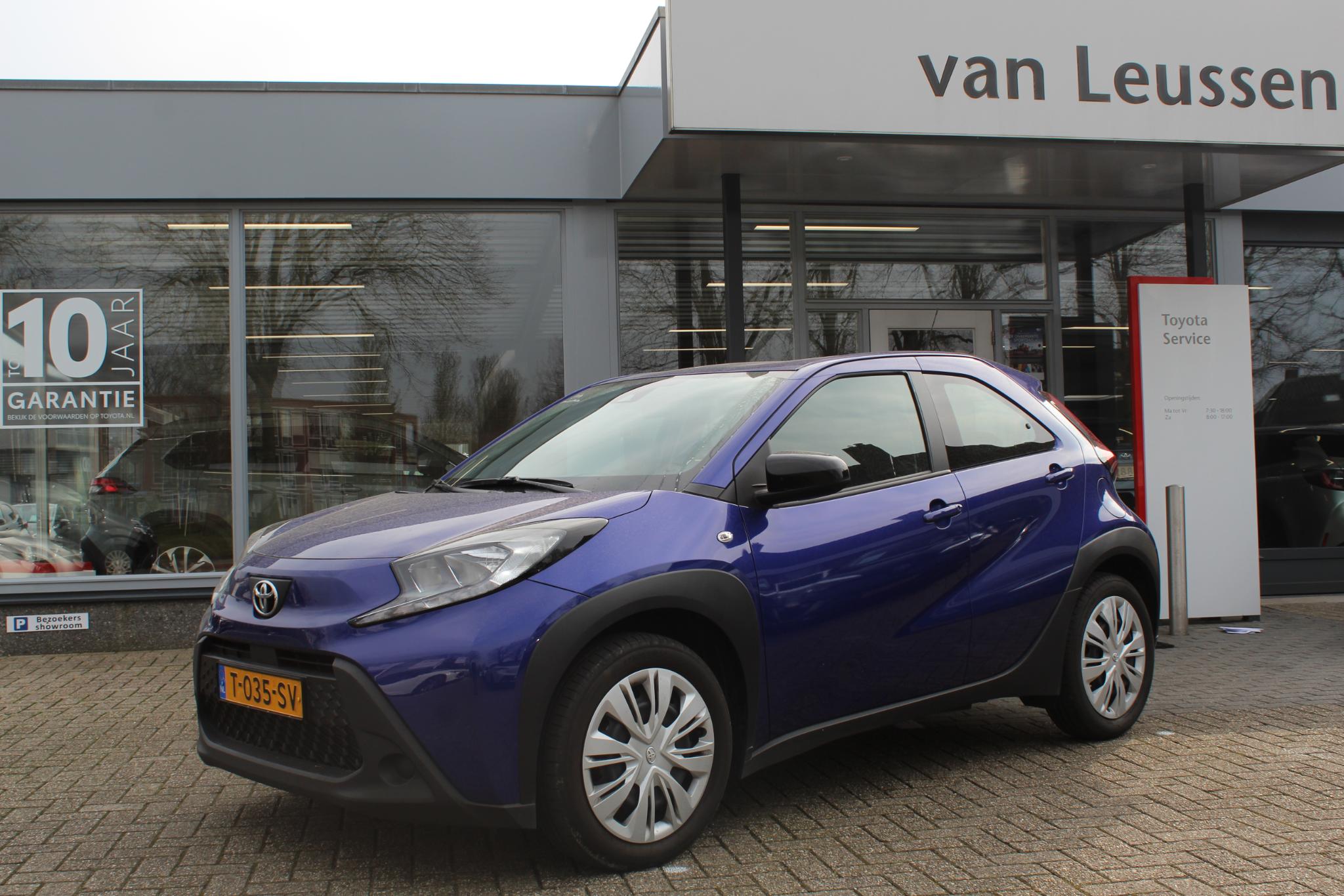 Toyota Aygo X PLAY 5-DEURS AIRCO CAMERA AD-CRUISE APPLE/ANDROID NL-AUTO