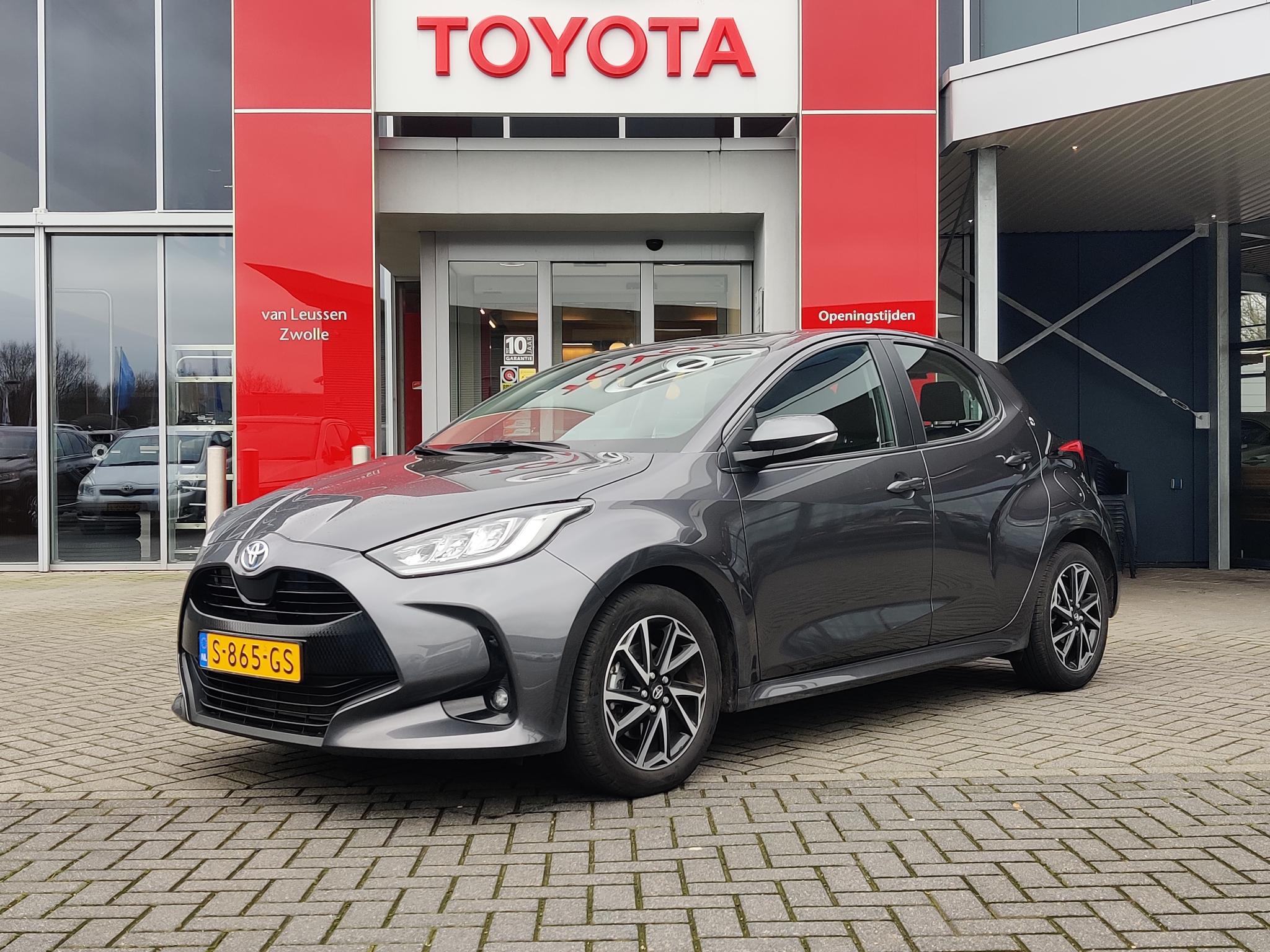 Toyota Yaris 1.5 HYBRID DYNAMIC APPLE/ANDROID 16"LM-VELGEN AD-CRUISE LED-ZICHTPAKKET KEYLESS NL-AUTO