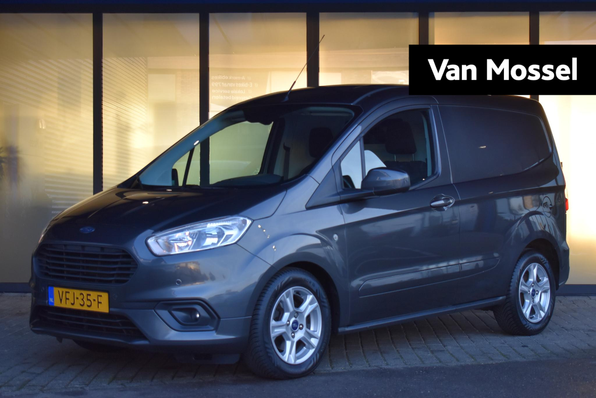 Ford Transit Courier 1.5 TDCI Limited | LMV | Achteruitrij Camera | Cruise Control | Parkeersensoren V/A | Bluetooth