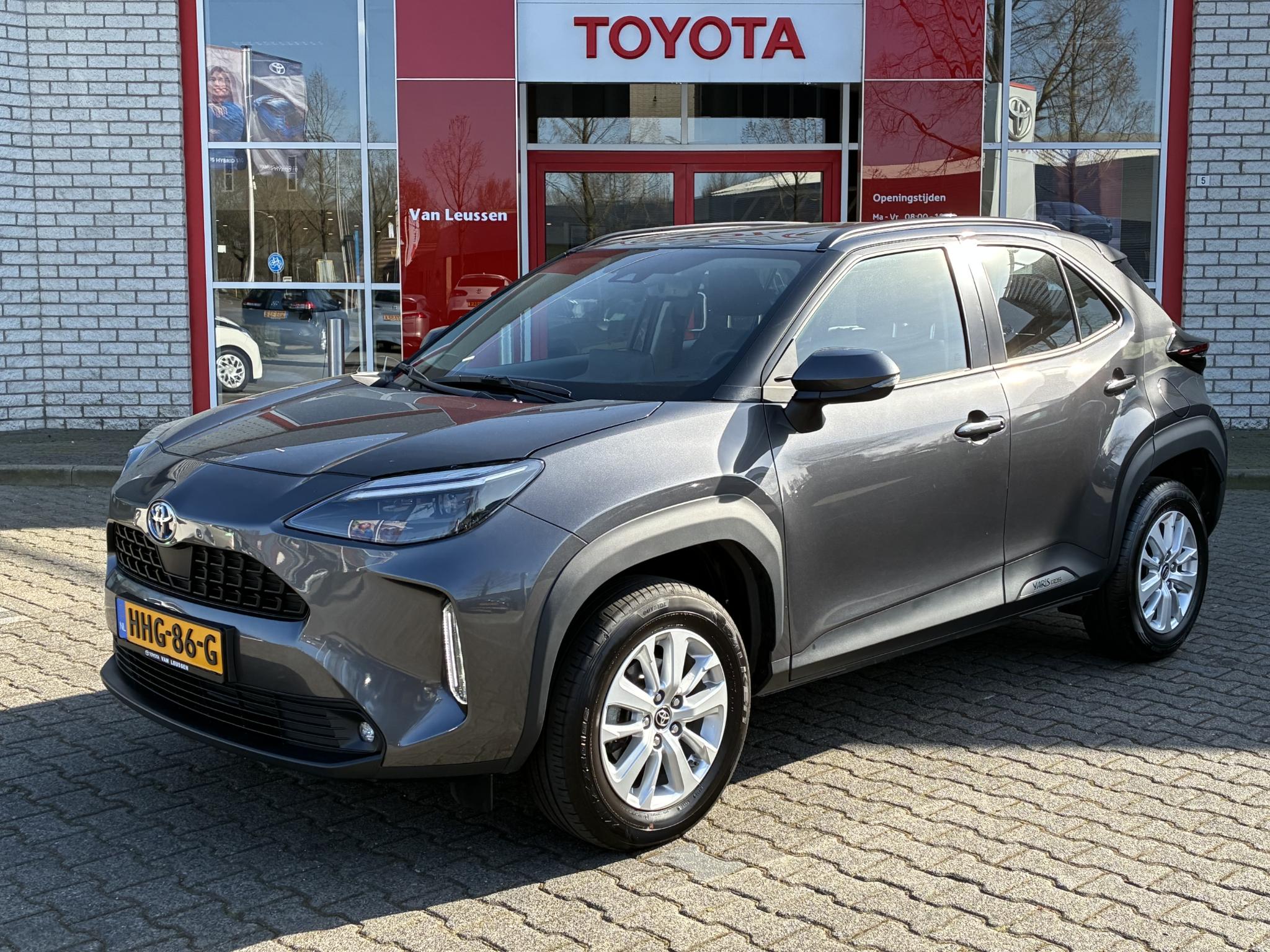 Toyota Yaris Cross 1.5 HYBRID NAVI HEAD-UP STOEL/STUURVERW APPLE/ANDROID EL-ACHTERKLEP KEYLESS CLIMA AD-CRUISE