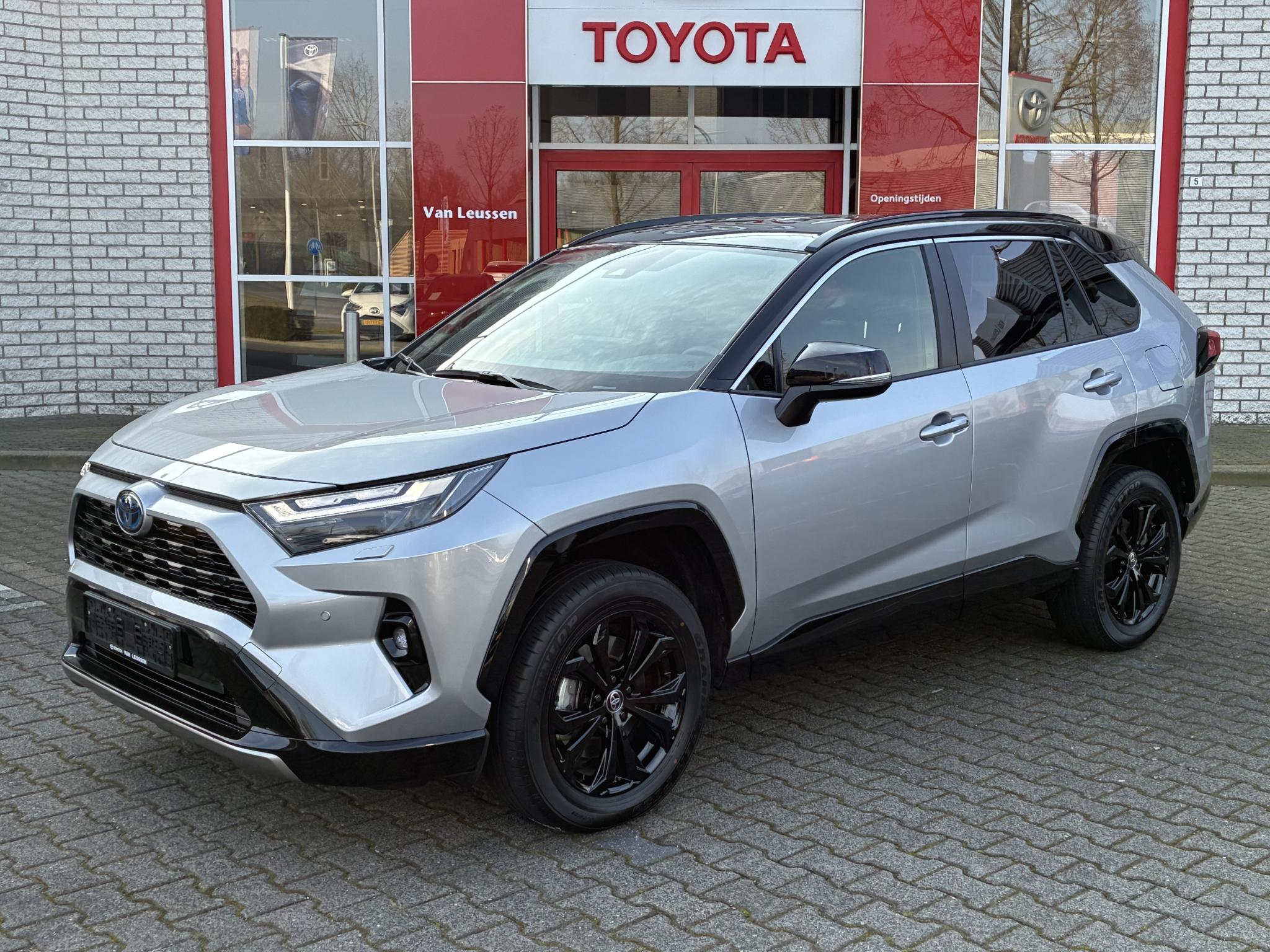 Toyota RAV4 2.5 HYBRID AWD BI-TONE STOEL/STUURVERW. EL-VERSTELBARE STOEL EL-ACHTERKLEP NAVI PARKSENSOR V+A