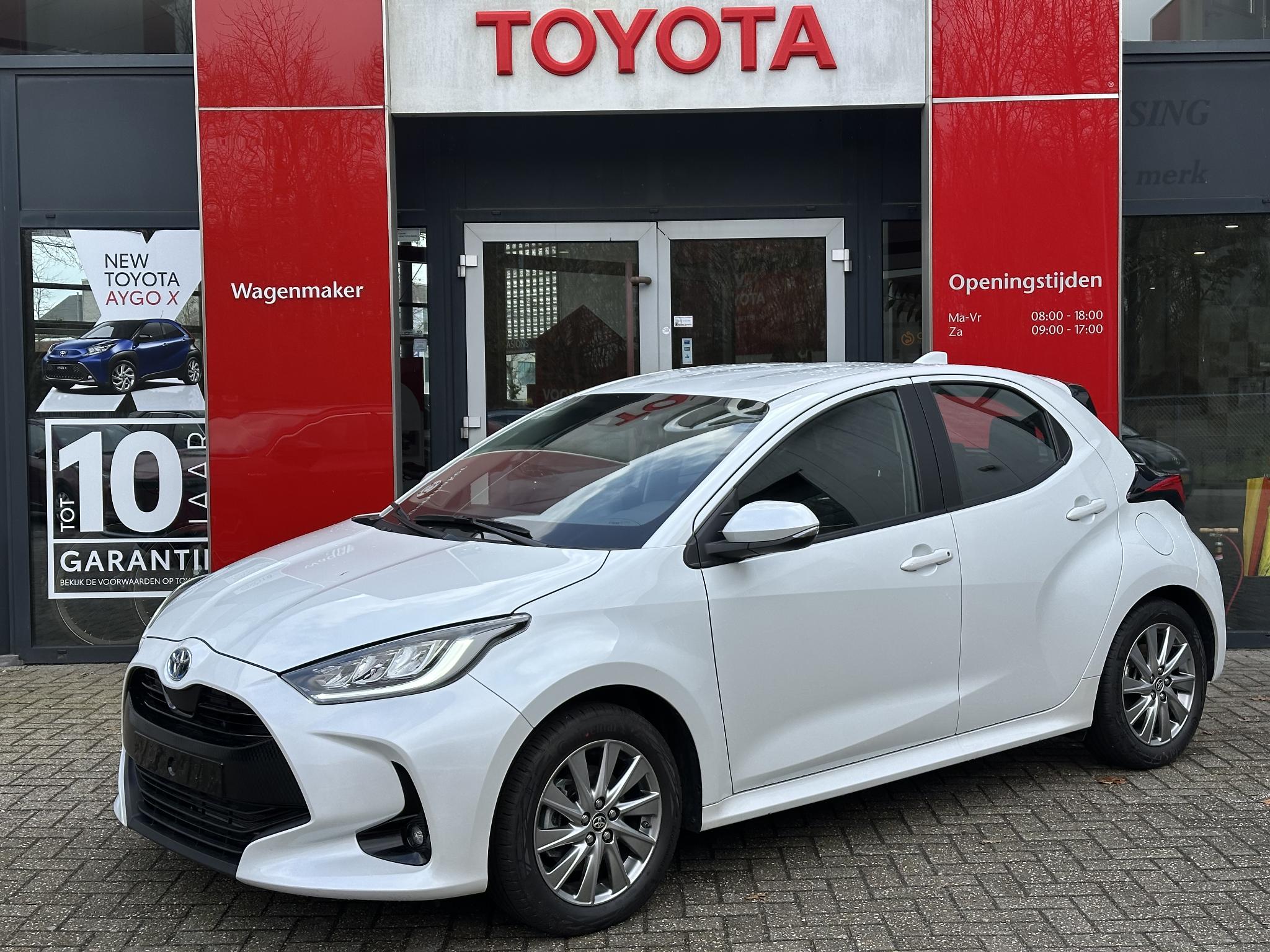 Toyota Yaris 1.5 HYBRID DYNAMIC HEAD-UP STOEL/STUURVERW. KEYLESS 16"LMV APPLE/ANDROID LED-PAKKET