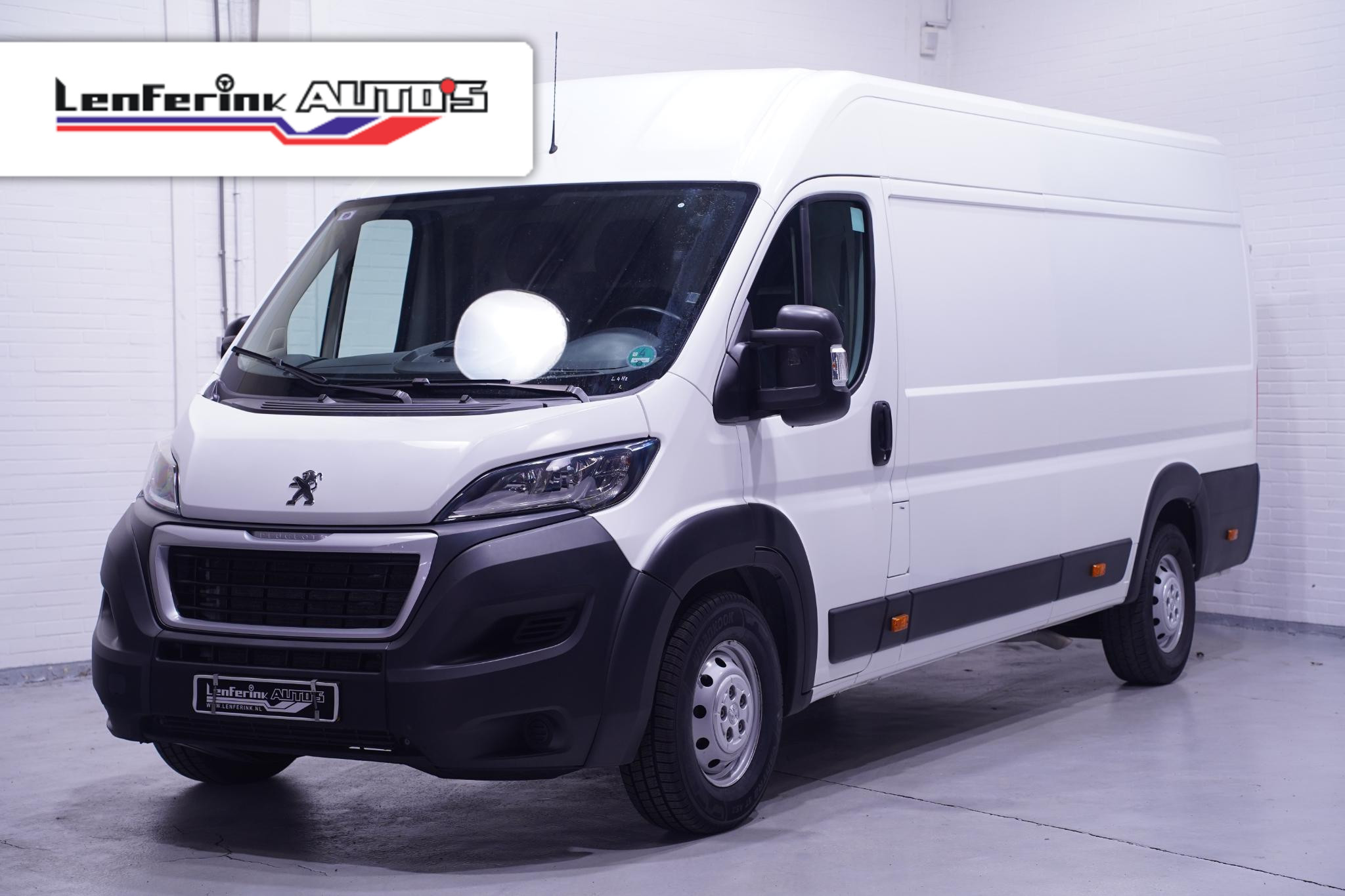 Peugeot Boxer 2.2 BlueHDi 165 pk L4H2 v.a. 299,- p/m Navi Camera, 270 Graden Deuren, Laadruimte Pakket, PDC achter, 3-Zits