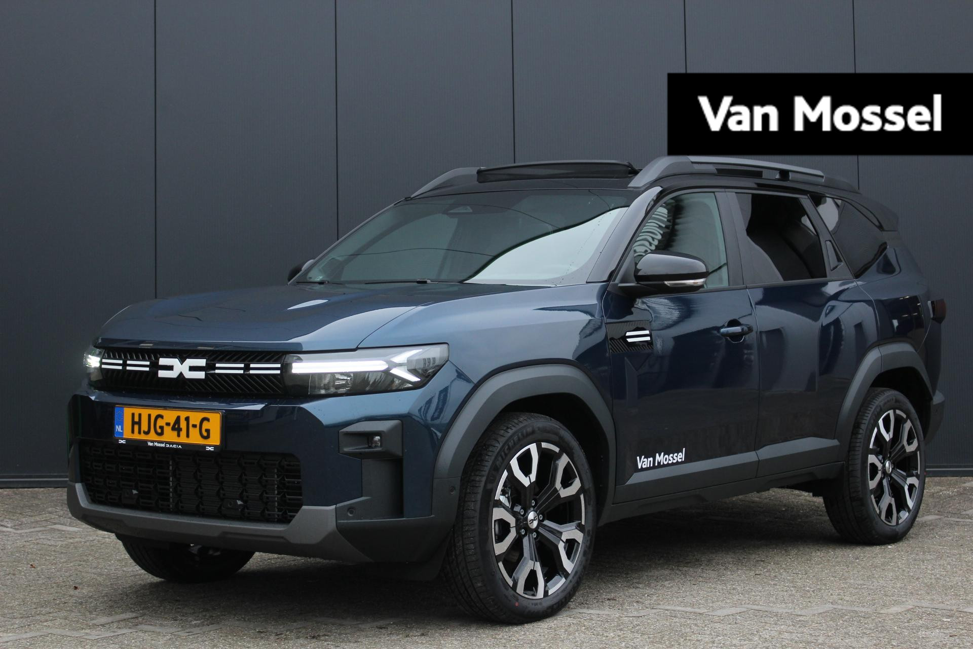 Dacia Bigster 1.8 Hybrid 155Pk Launch Edition | Navigatie | Apple & Android Carplay | Panorama Schuif/-Kanteldak | Parkeersensoren & Camera | Pack Winter | Pack Asssist | Elek. Achterklep |