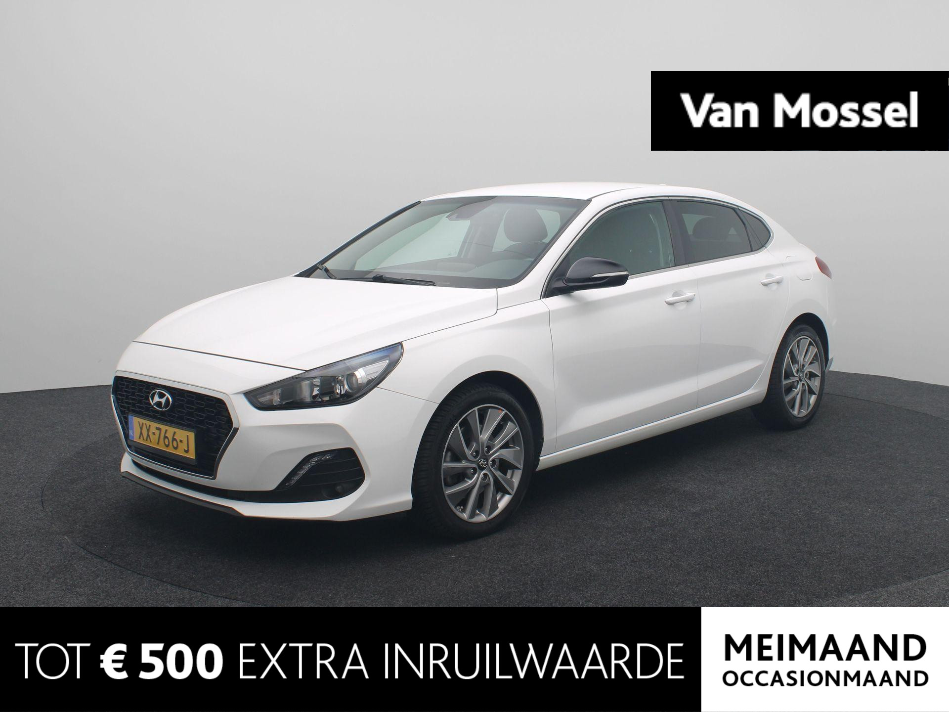 Hyundai i30 Fastback 1.0 T-GDI Comfort | Apple Carplay / Android Auto | Cruise Control | DAB Radio | Privacy Glass | LED dagrijverlichting | Navigatie |