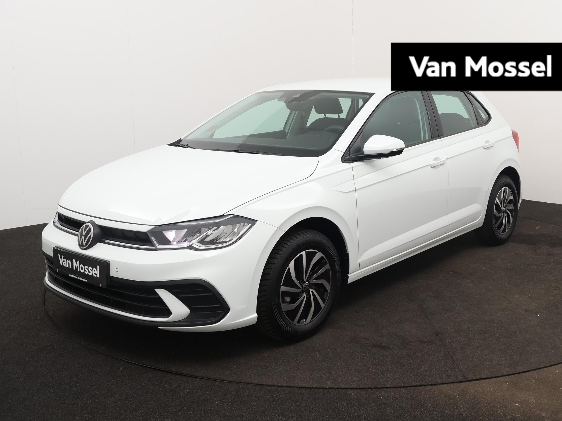 Volkswagen Polo 1.0 TSI Life Business 95 PK | Apple Carplay | Android Auto | Navigatie | All season banden | Climate control | LED koplampen | 15" Lichtmetalen velgen | Parkeersensoren |