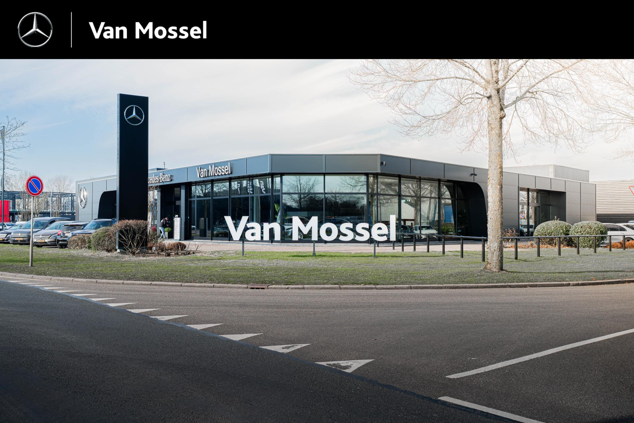 Mercedes-Benz C-Klasse 300 e Estate Business Solution AMG / Stoelverwarming / 360Graden-Camera / Memory-Stoelen / Panorama-schuifdak / Night-pakket /