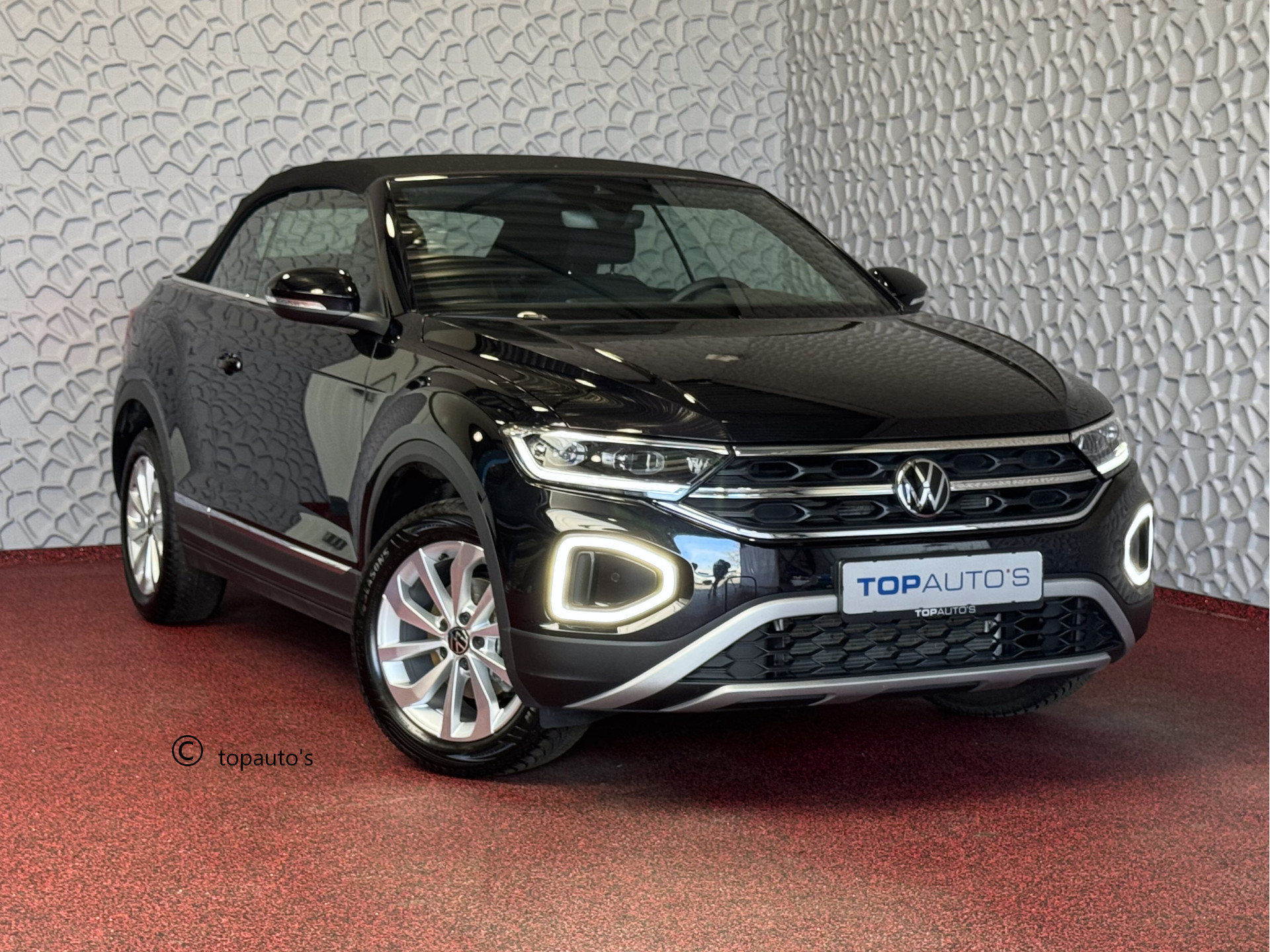 Volkswagen T-Roc Cabrio TSI VIR.COCKPIT CARPLAY NAVI IQ.LED STOEL/STUUR.VERW DAB ADAP.CRUISE 05/2024 "Volkswagen rijden begint bij Topautos.nl – 75 topmodellen direct op voorraad!"
