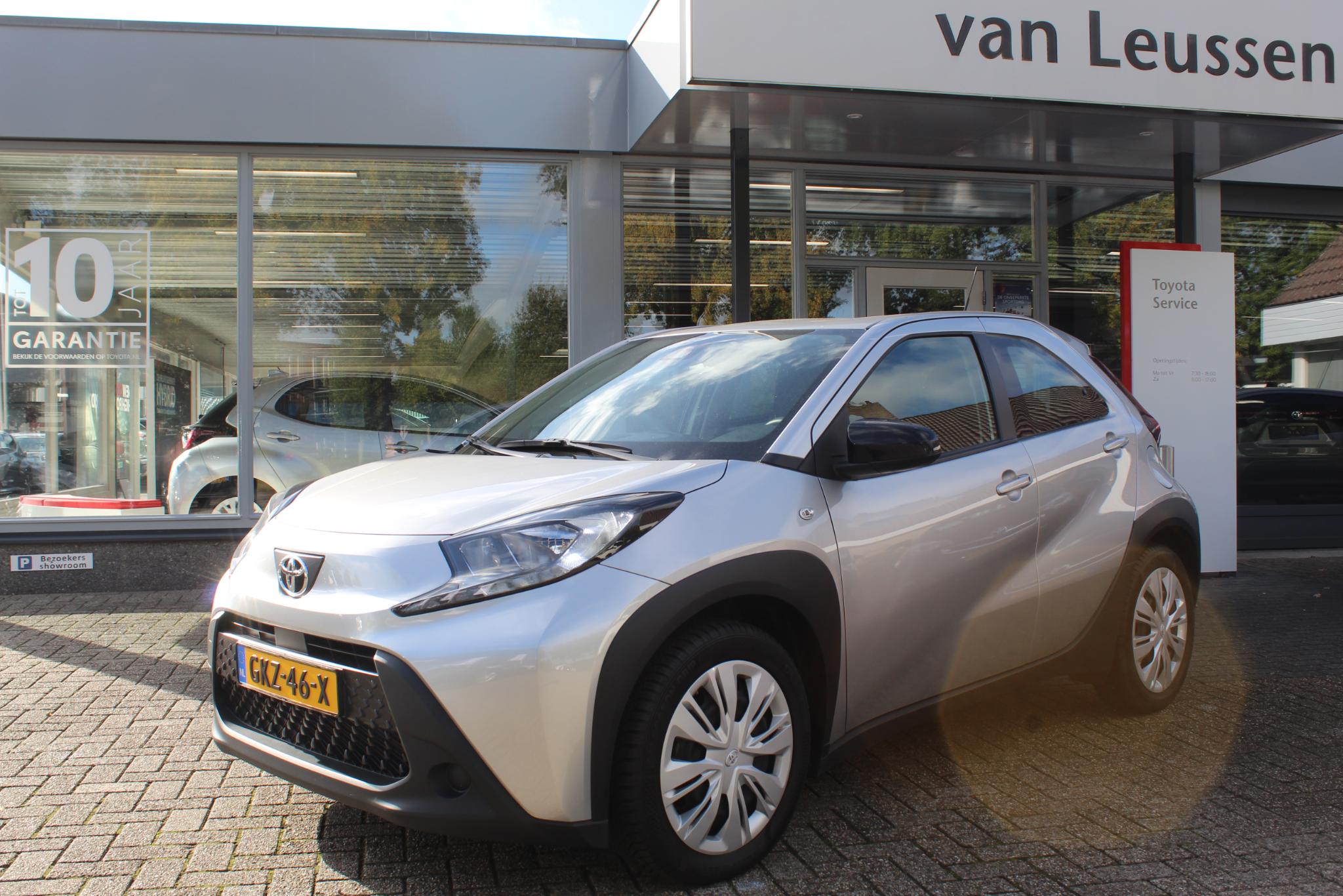 Toyota Aygo X PLAY ALL-SEASON DAB AIRCO APPLE/ANDROID CAMERA AD-CRUISE EL-SPIEGELS & RAMEN