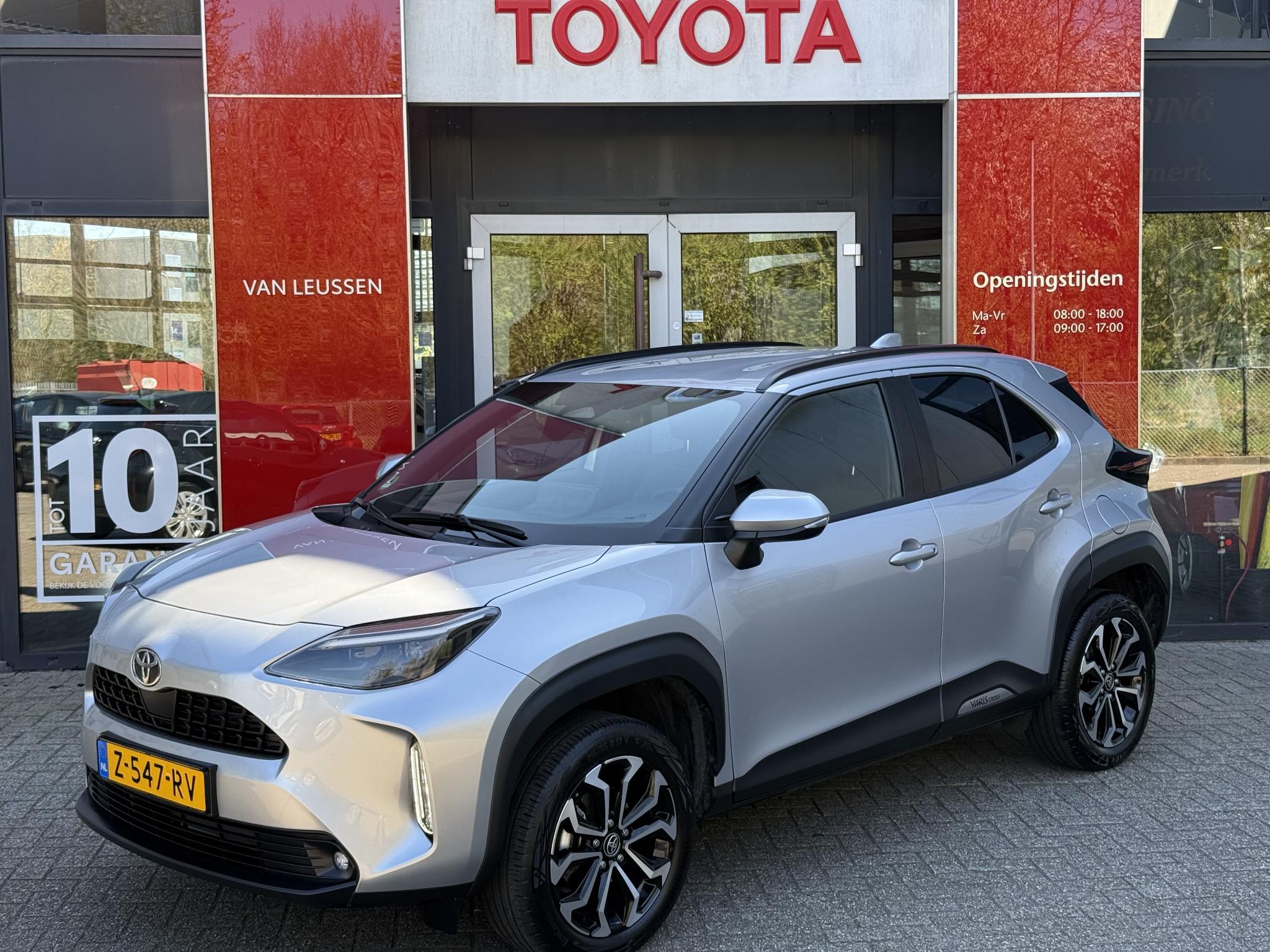 Toyota Yaris Cross 1.5 HYBRID FIRST EDITION NL AUTO KEYLESS CLIMA AD-CRUISE DIGITAAL-DASHBOARD CAMERA 17"LM-VELGEN