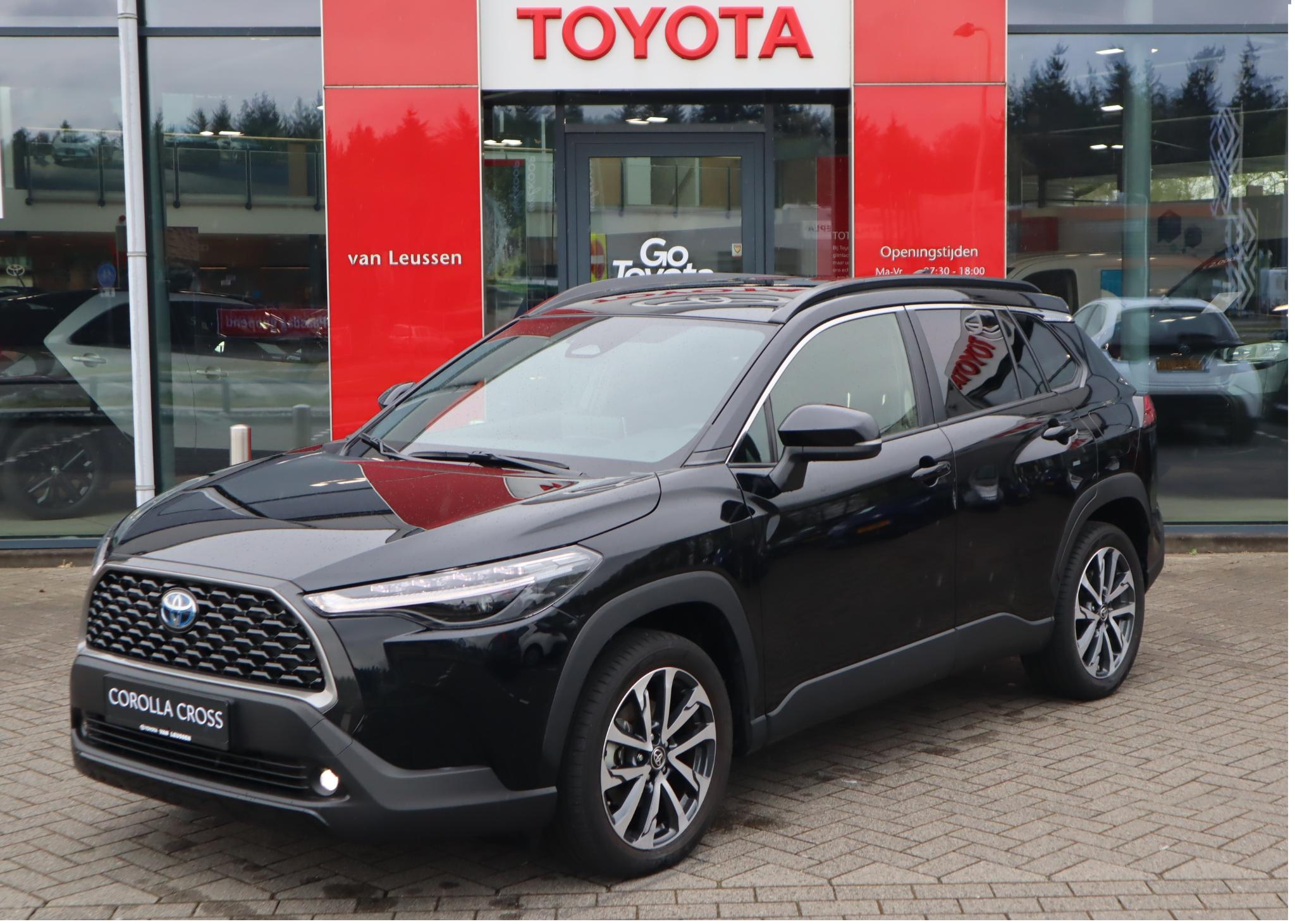 Toyota Corolla Cross 1.8 HYBRID 140 DYNAMIC NAVI APPLE/ANDROID STUUR/STOEL VERWARM. KEYLESS LED VERL.