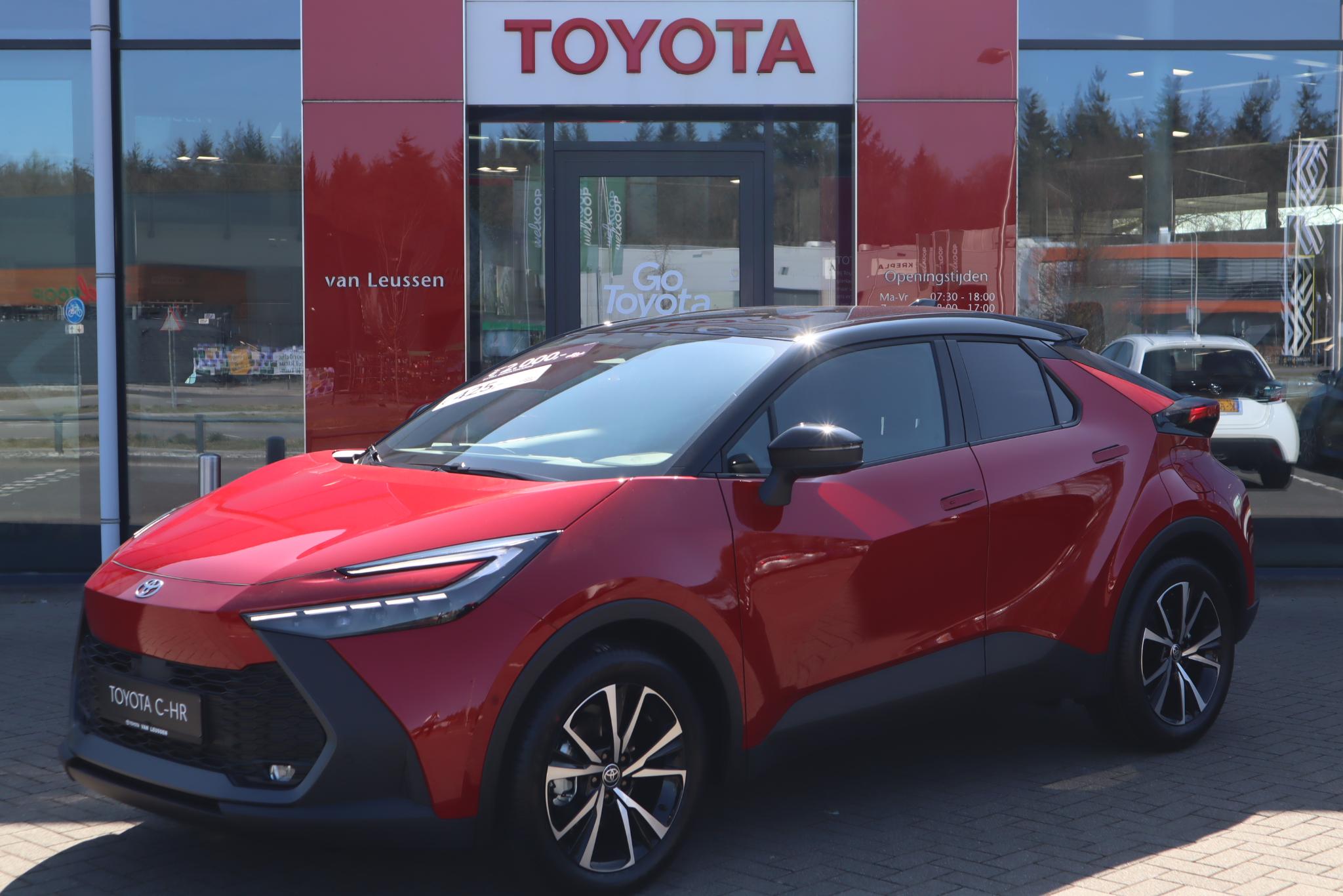 Toyota C-HR 2.0 HYBRID 200 FIRST EDITION NIEUW & DIRECT LEVERBAAR! BLIND-SPOT 360° CAMERA PARK-SENSOREN EL-ACHTERKLEP NAVI APPLE/ANDROID