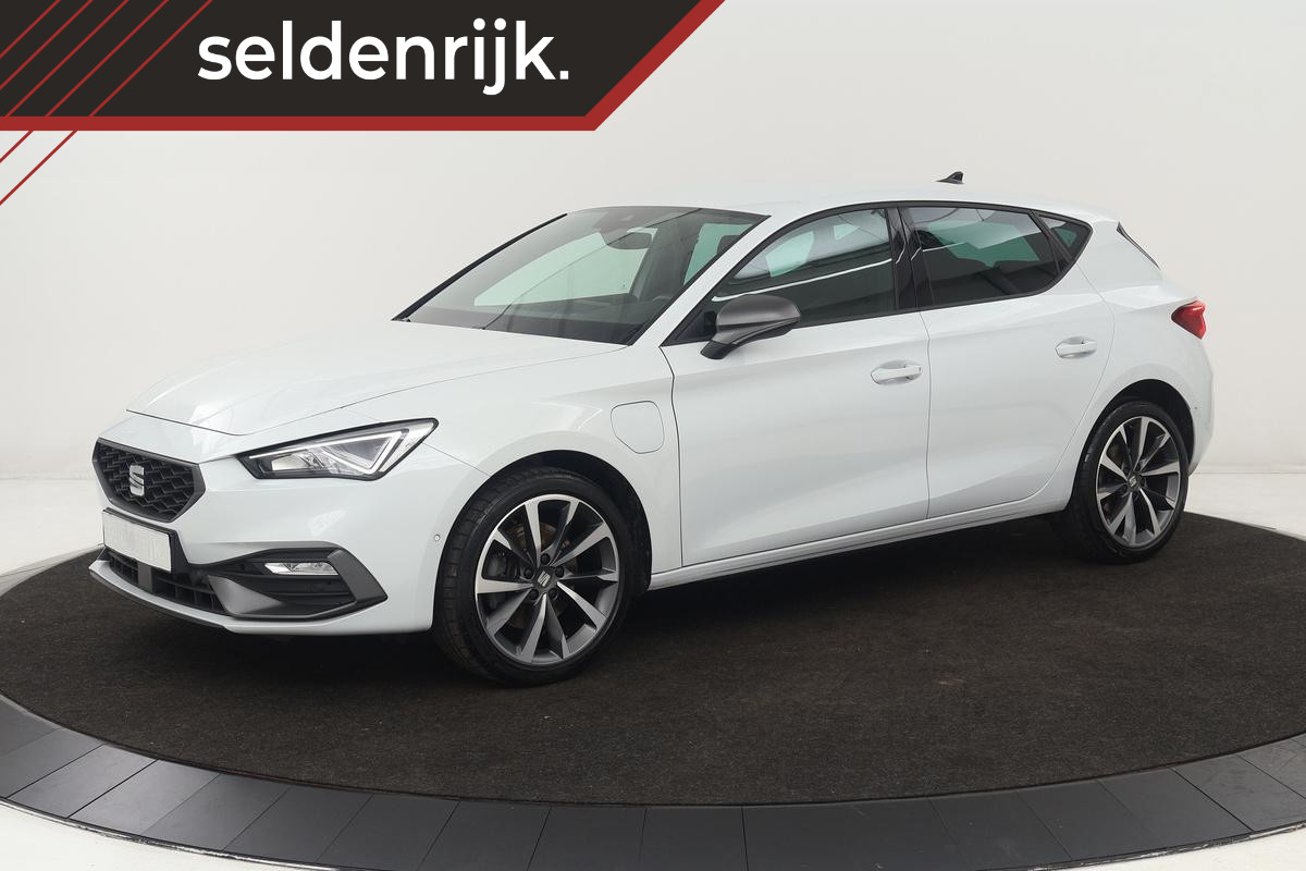 SEAT Leon 1.4 TSI eHybrid FR | Carplay | Stoel & stuurverwarming | Camera | Adaptive cruise | Full LED | Navigatie | Keyless | Sportstoelen | PHEV