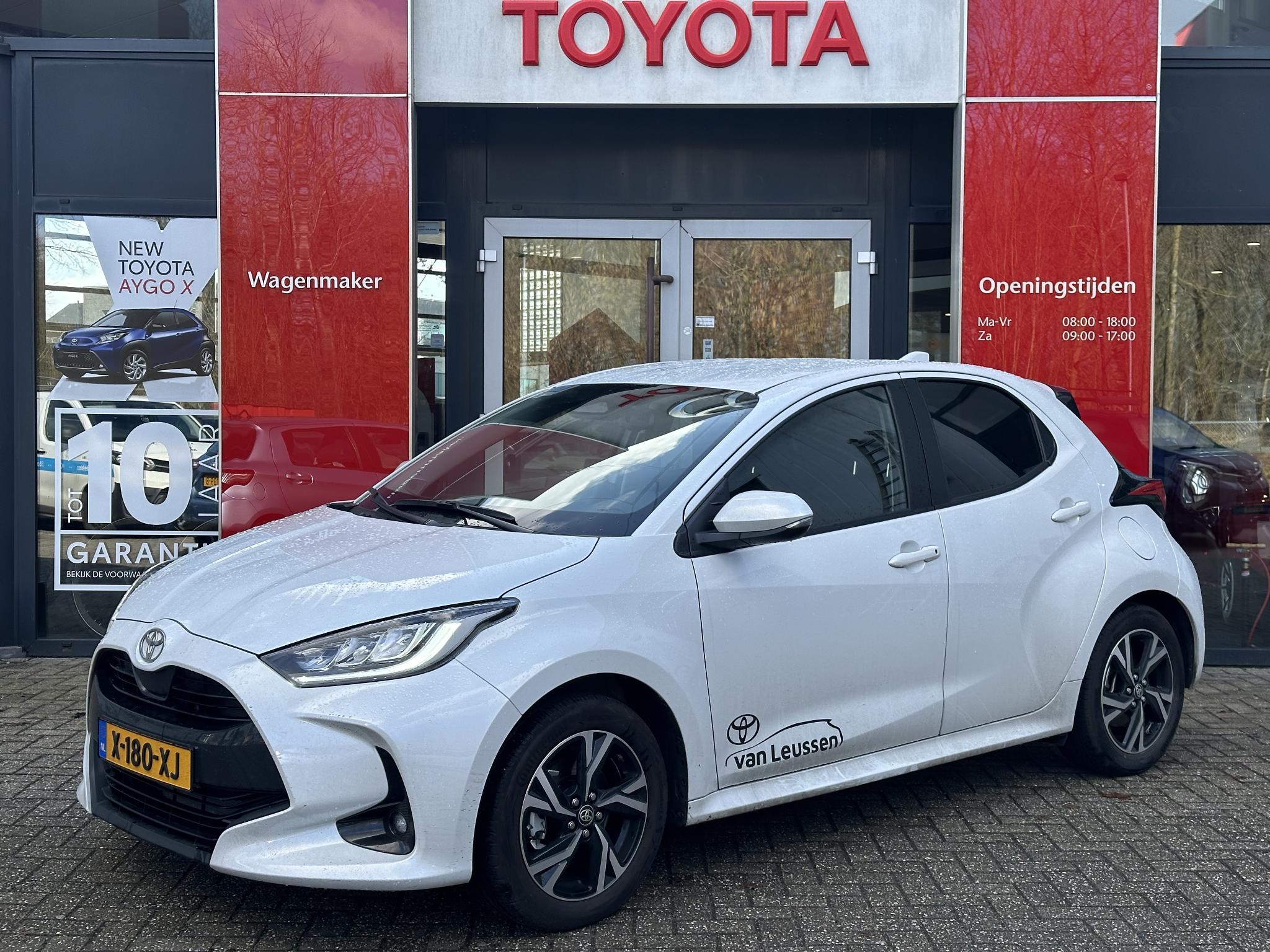 Toyota Yaris 1.5 Hybrid 115 First Edition DIGITAAL DISPLAY NAVI ADP CRUISE CONTROL CAMERA CLIMA APPLE/ANDROID AUTO