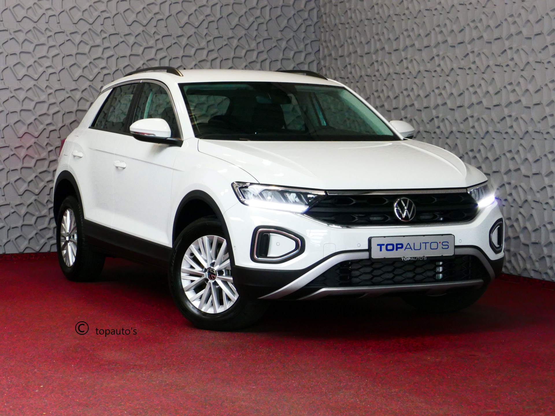 Volkswagen T-Roc ✅NIEUWE AUTO✅ 1.5 TSI 150PK CARPLAY NAVI STOEL VERW. LED VIR.COCKPIT 03/2024 "Volkswagen rijden begint bij Topautos.nl – 75 topmodellen direct op voorraad!"