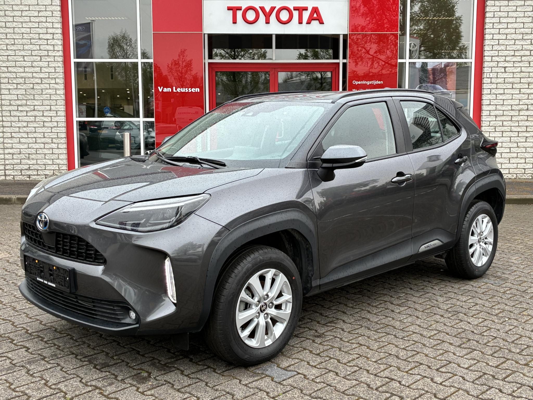 Toyota Yaris Cross 1.5 HYBRID STOEL/STUURVERW EL-ACHTERKLEP HEAD-UP KEYLESS LED NAVI APPLE/ANDROID LM-VELGEN