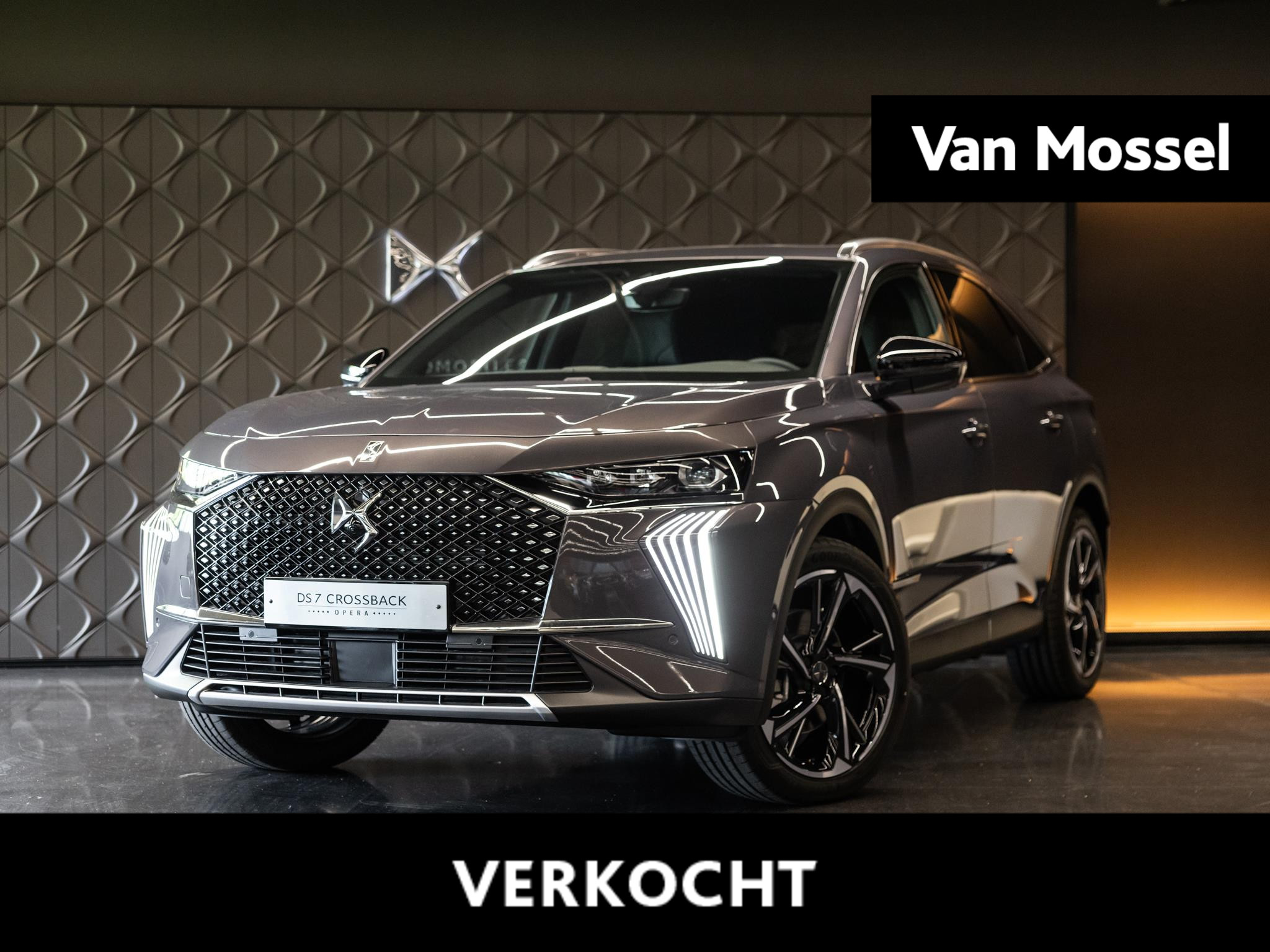 DS DS 7 1.6 PHEV 225 Antoine de saint Exupéry DS 7 E-Tense 225 Antoine de saint Exupéry | Panorama schuif/kanteldak |  HiFi FOCAL | Voorruit verwarming | Geventileerde, verwarmde voorstoelen met massagefunctie | DS Drive Assist | 20'' inch |