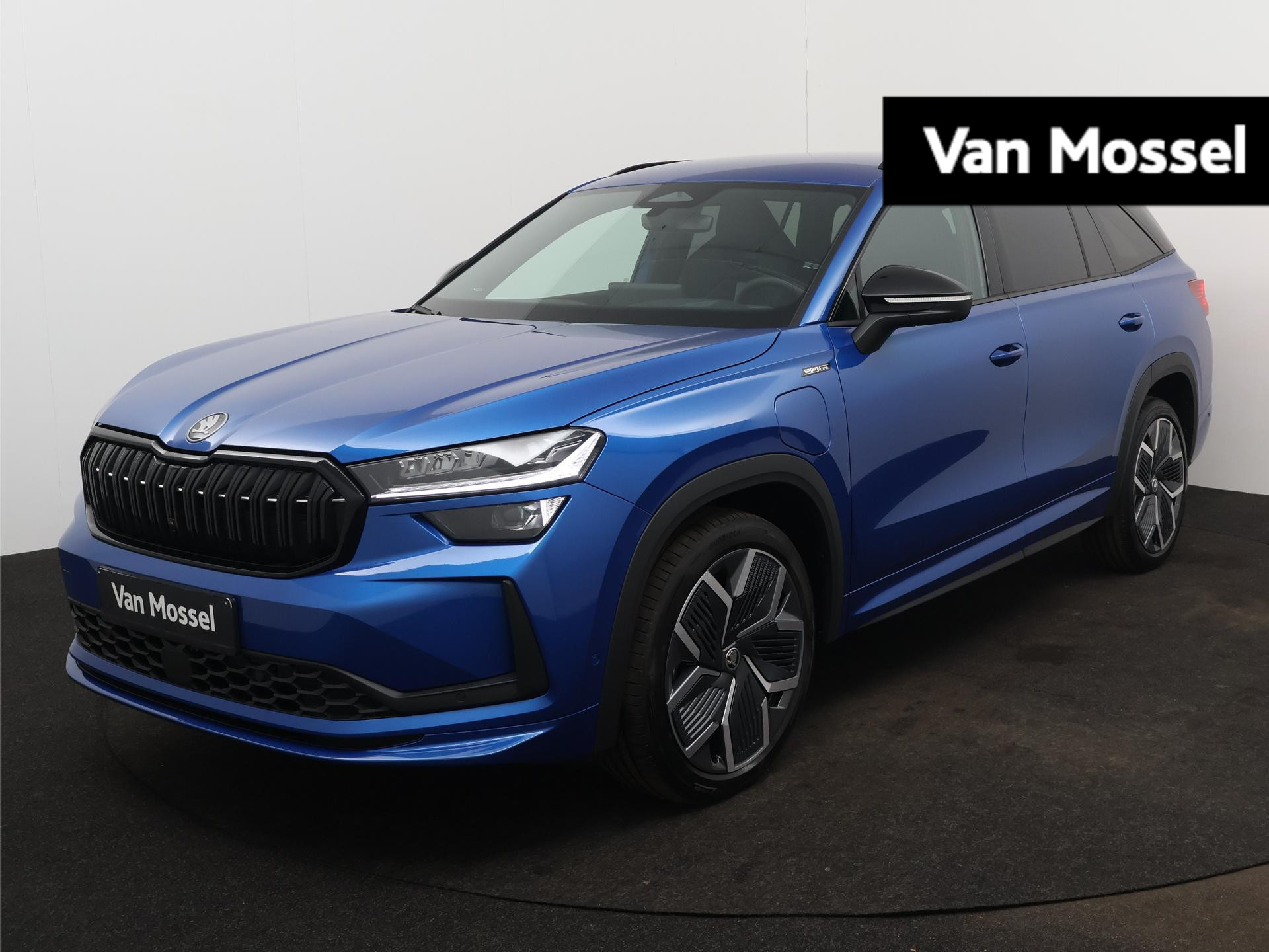 Škoda Kodiaq 1.5 TSI PHEV Sportline Business 204 PK AUTOMAAT | LED GRILL | ELEK.LAADKLEP | ELEK.STOEL | CAMERA | HEAD UP DISPLAY | NAVIGATIE | STOELVERWARMING | CANTON |
