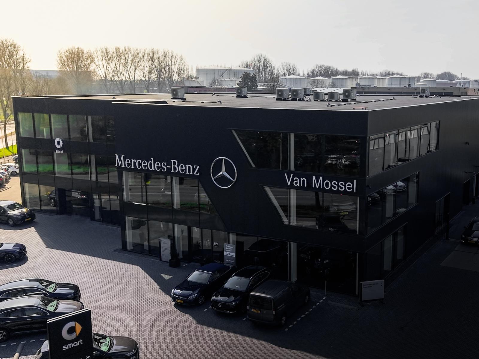 Mercedes-Benz E-Klasse 300 e Estate Sport Edition / Stoelverwarming / 360Graden-Camera / Panorama-schuifdak / Superscreen / Memory-Stoelen / Night-Pakket /